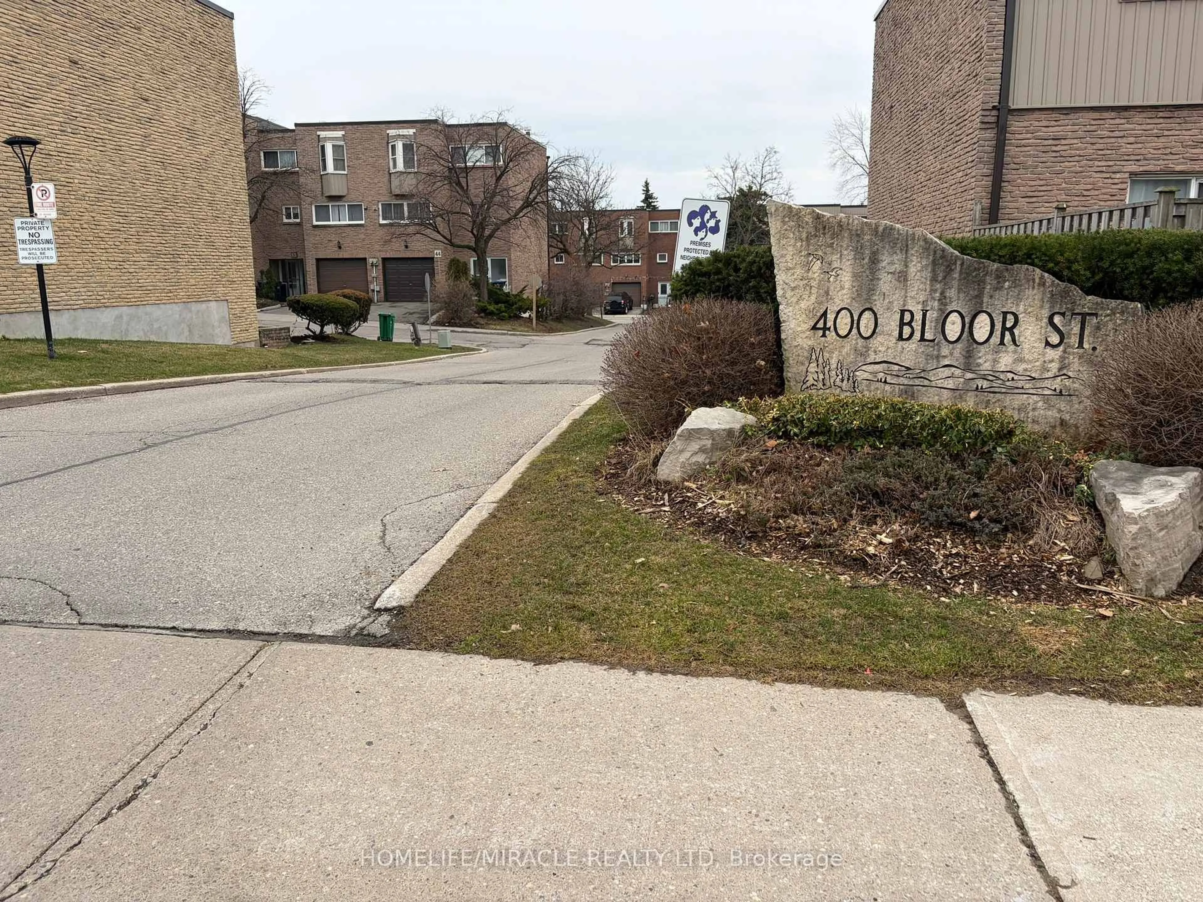 Unknown for 400 Bloor St #58, Mississauga Ontario L5A 3M8