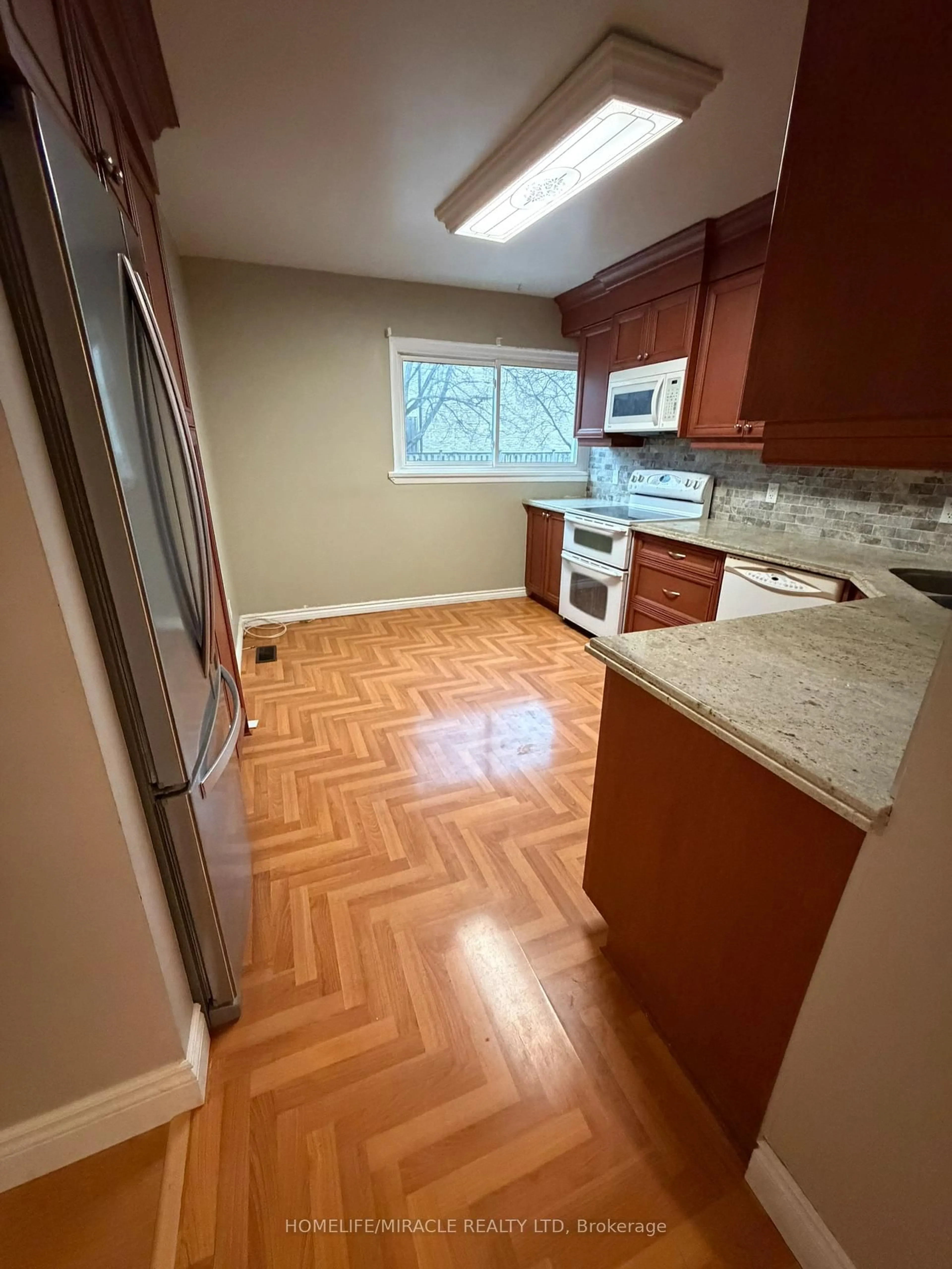 Unknown for 400 Bloor St #58, Mississauga Ontario L5A 3M8