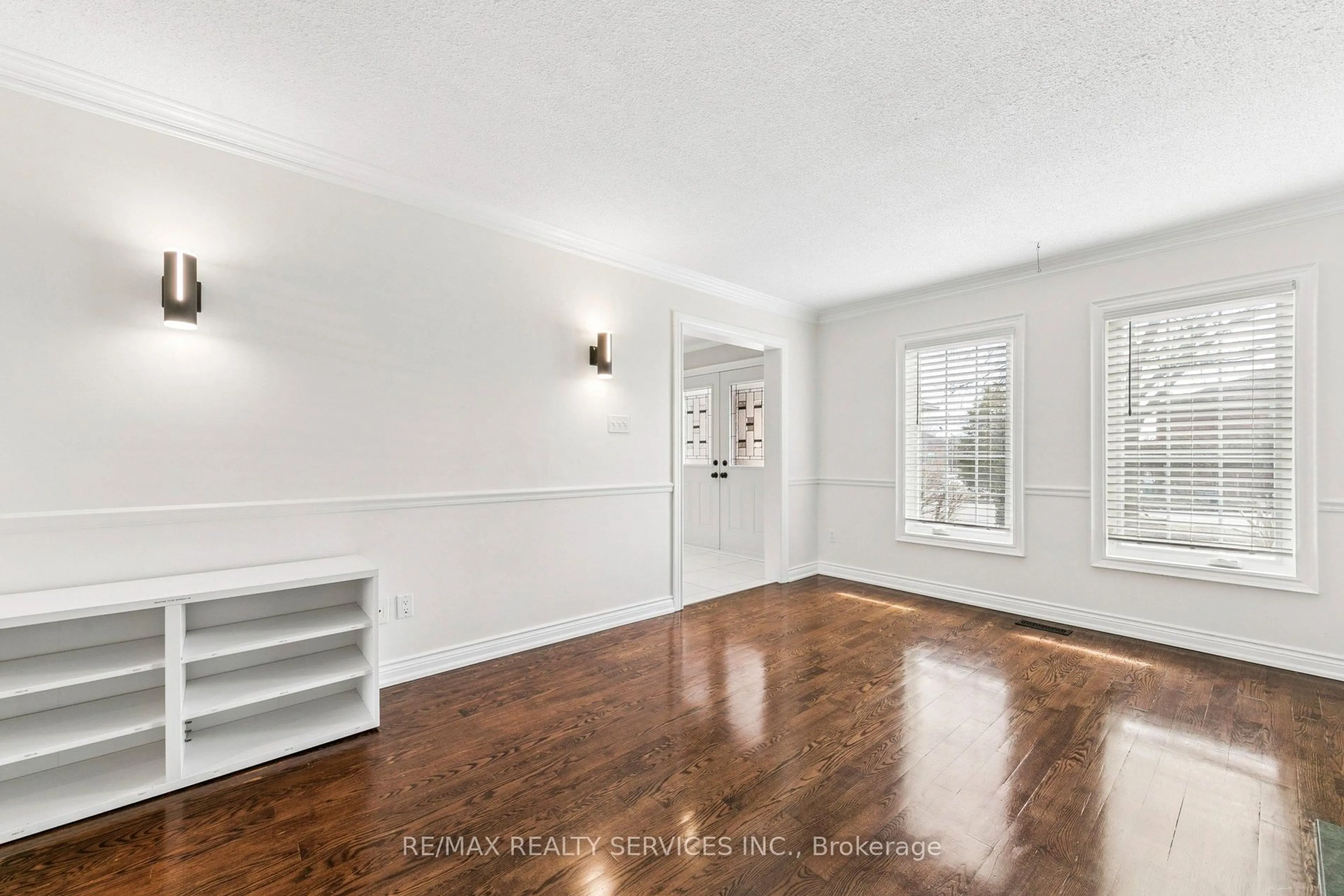 A pic of a room for 4 Burt Dr, Brampton Ontario L6X 3H6