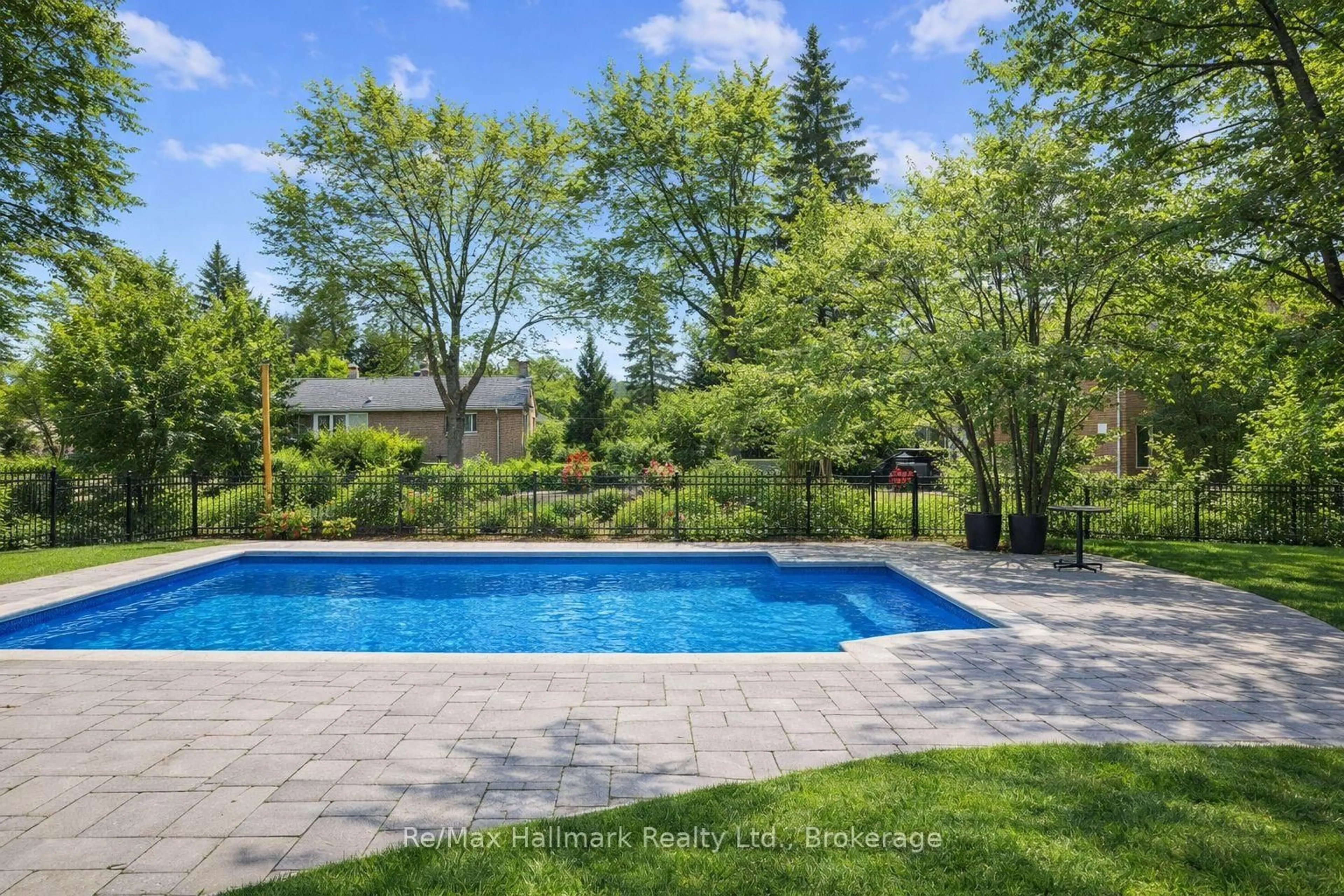 Pool for 169 Morrison Rd, Oakville Ontario L6J 4J3