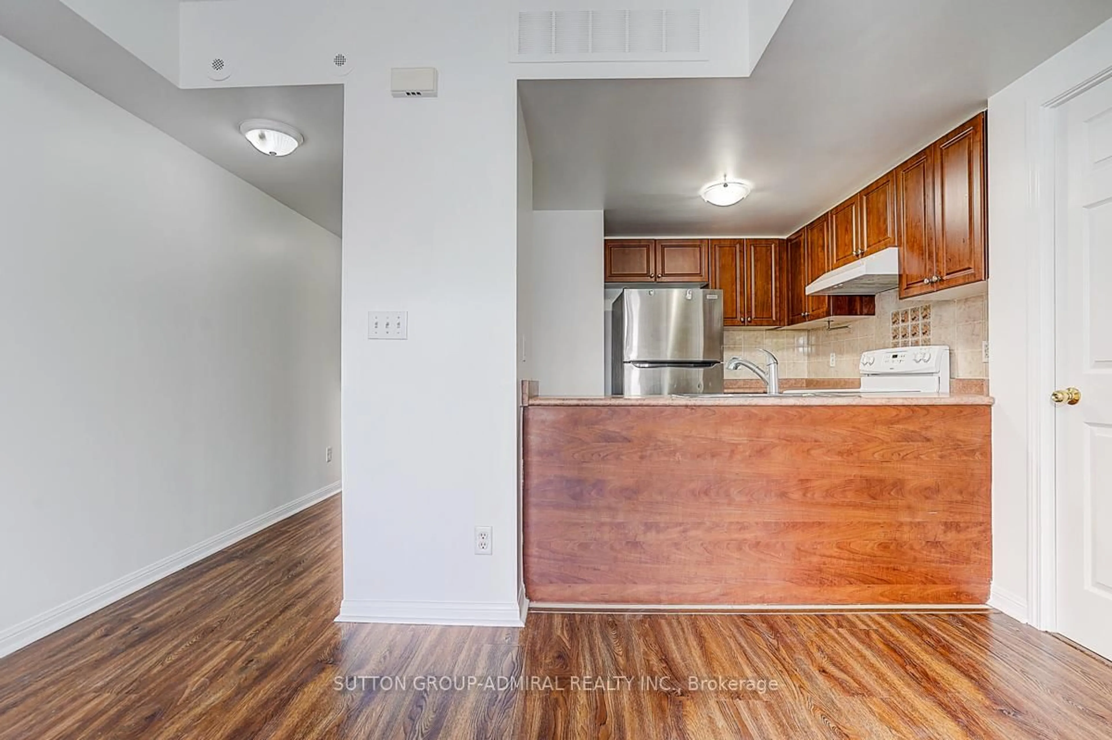 Standard kitchen, wood/laminate floor for 3047 Finch Ave #2057, Toronto Ontario M9M 0A5
