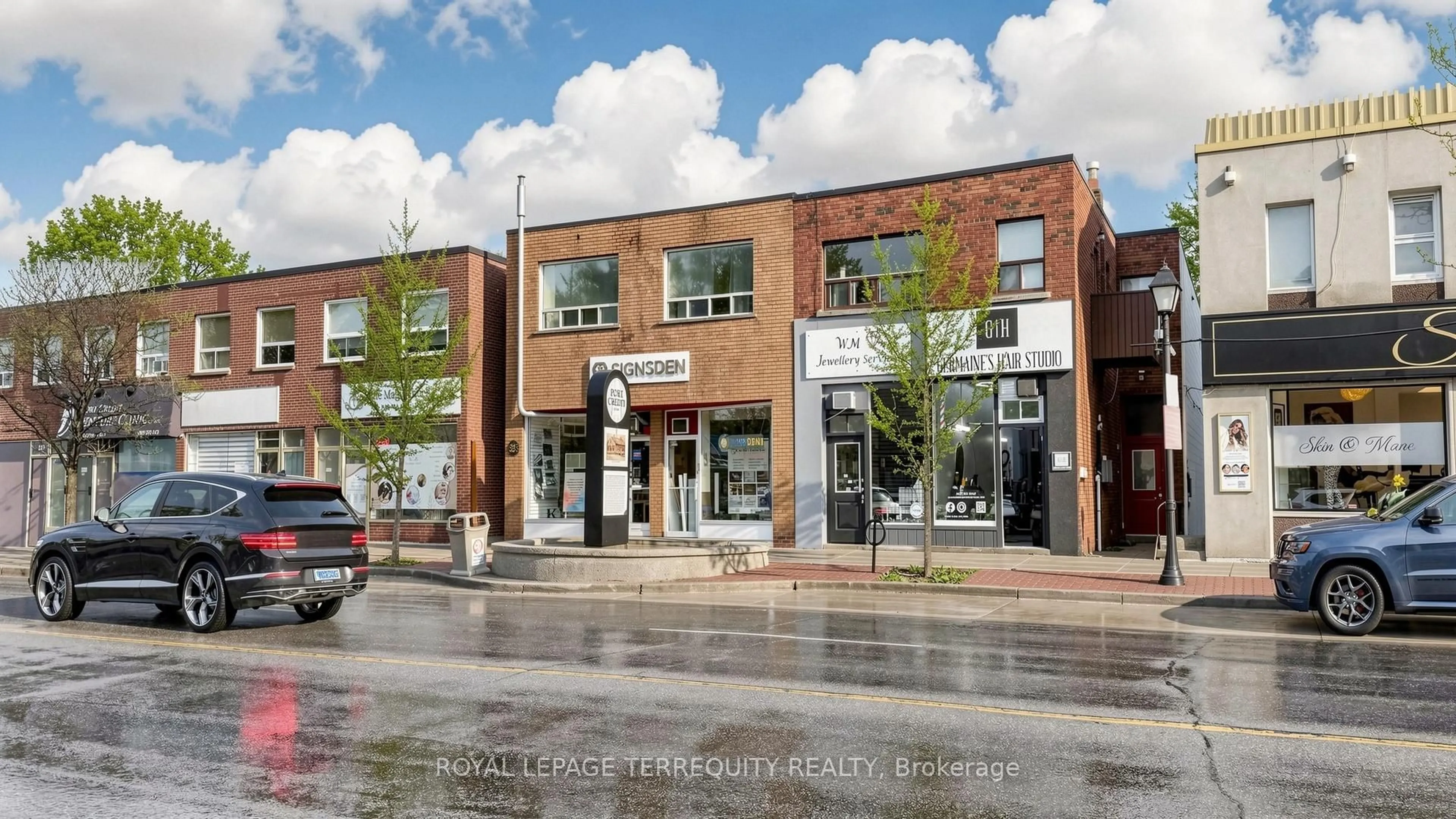 Home with brick exterior material, street for 321 Lakeshore Rd, Mississauga Ontario L5G 1H3