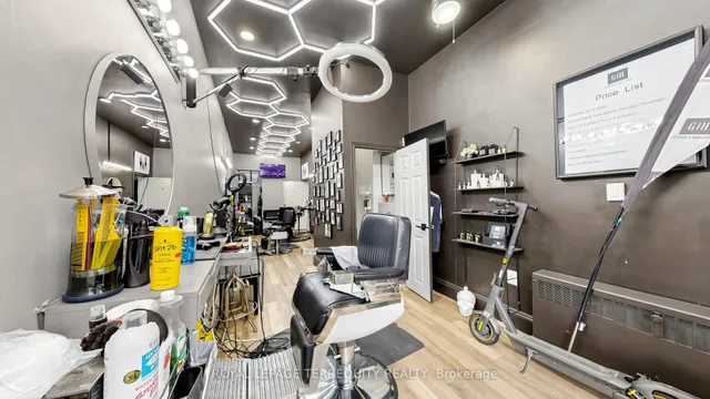 321 Lakeshore Rd, Mississauga 4