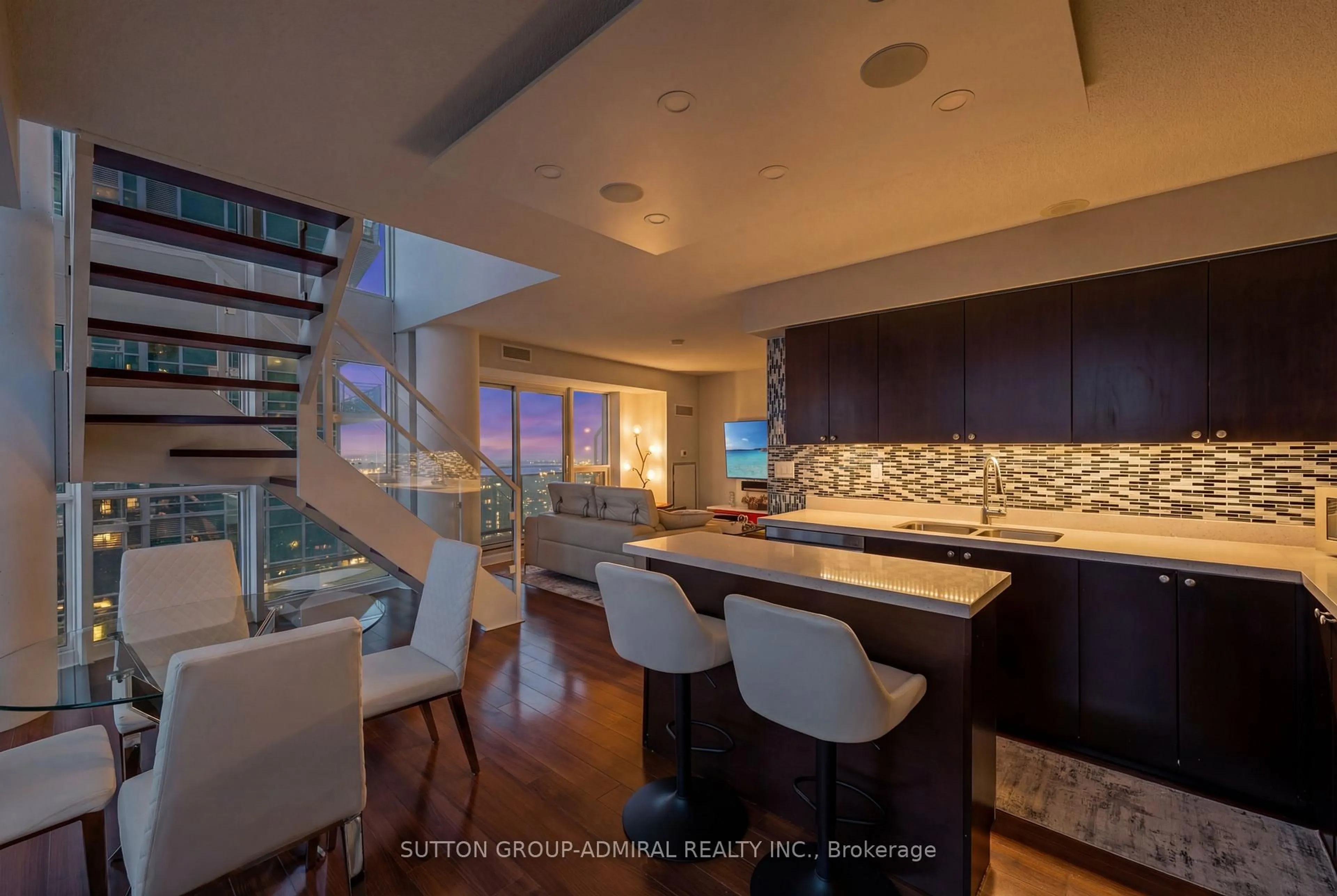 Contemporary kitchen, ceramic/tile floor for 155 Legion Rd #2513, Toronto Ontario M8Y 0A7