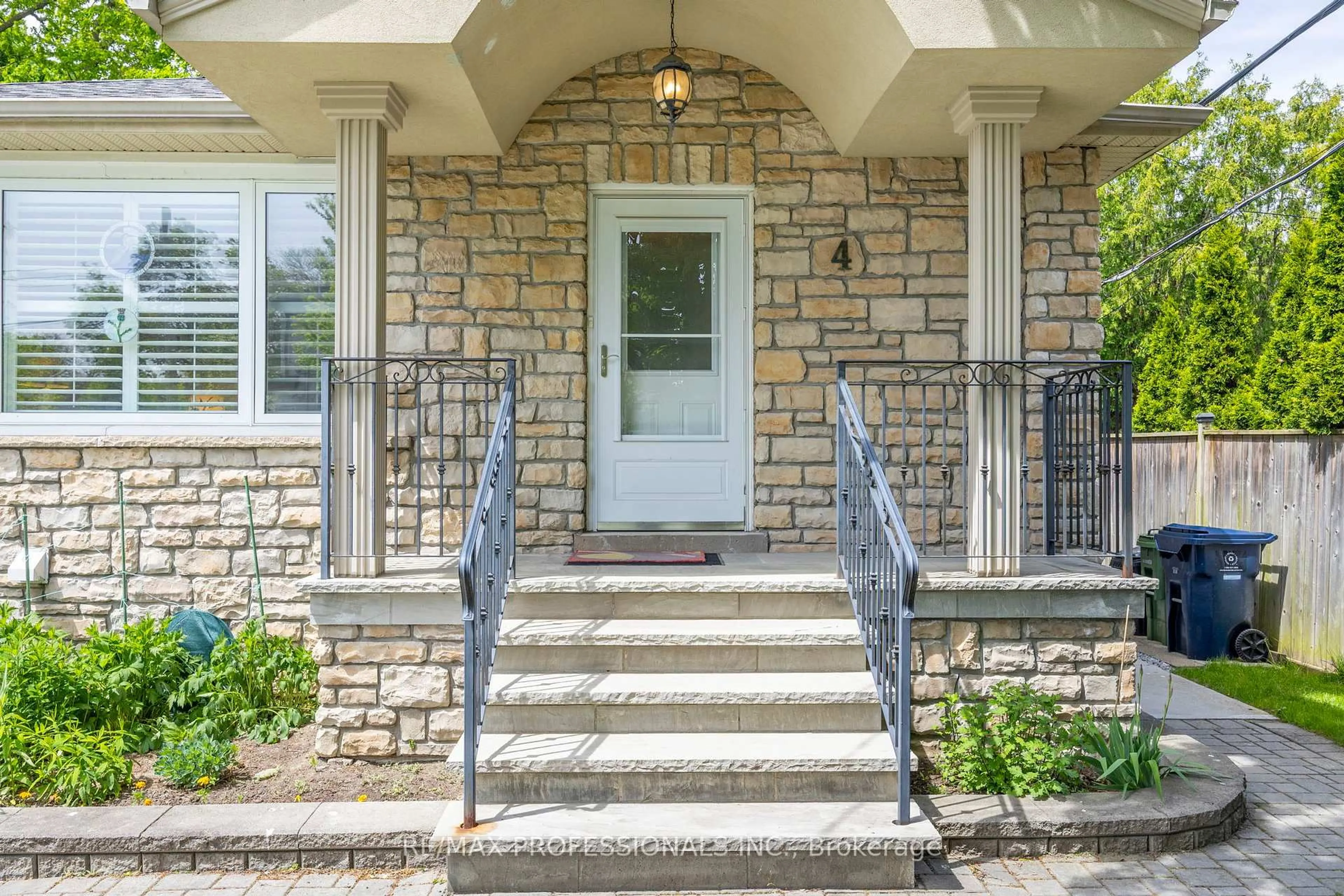 Indoor entryway for 4 Beaverbrook Ave, Toronto Ontario M9B 2M7