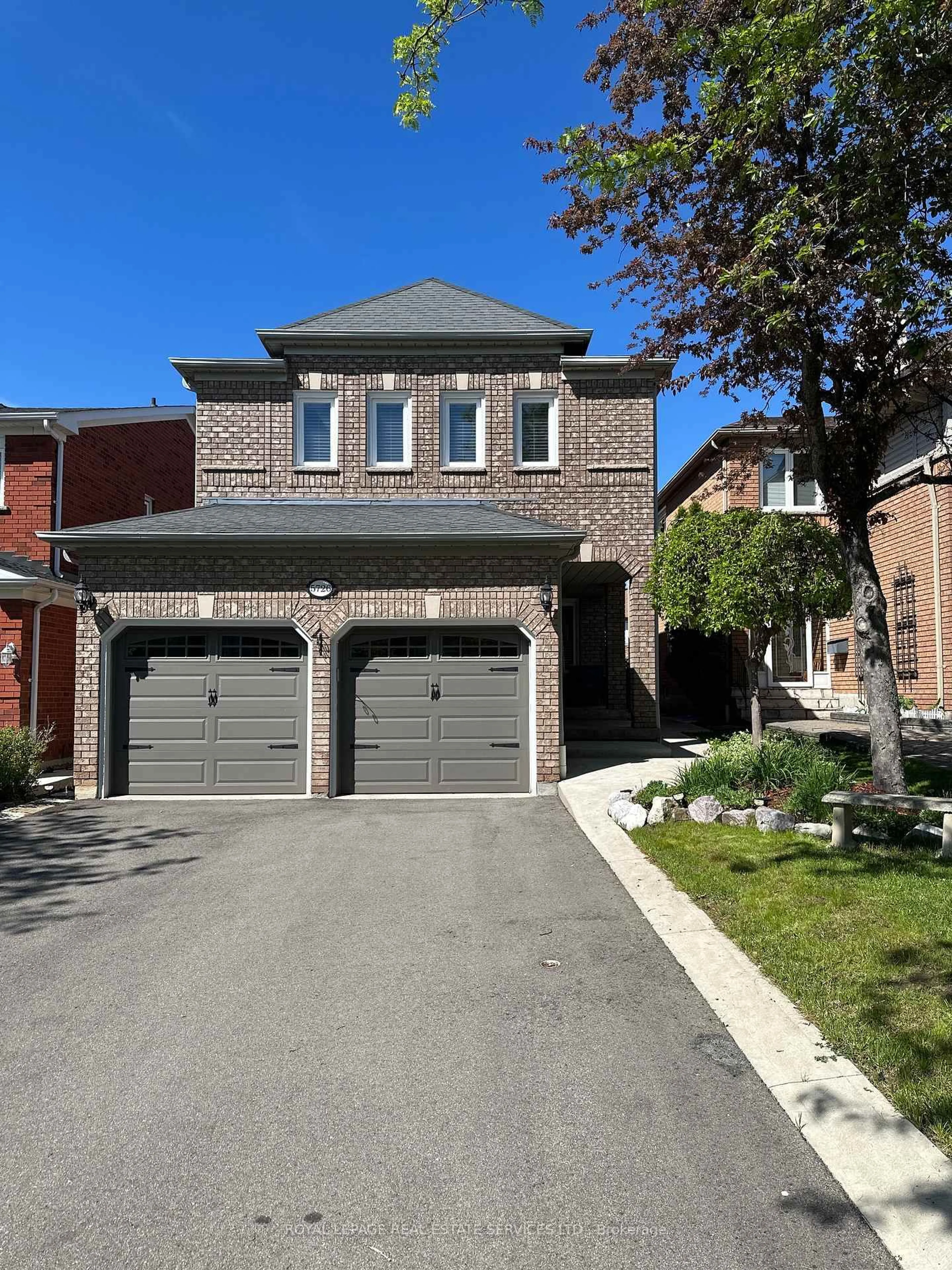 Home with brick exterior material, street for 5726 Tayside Cres, Mississauga Ontario L5M 5J4