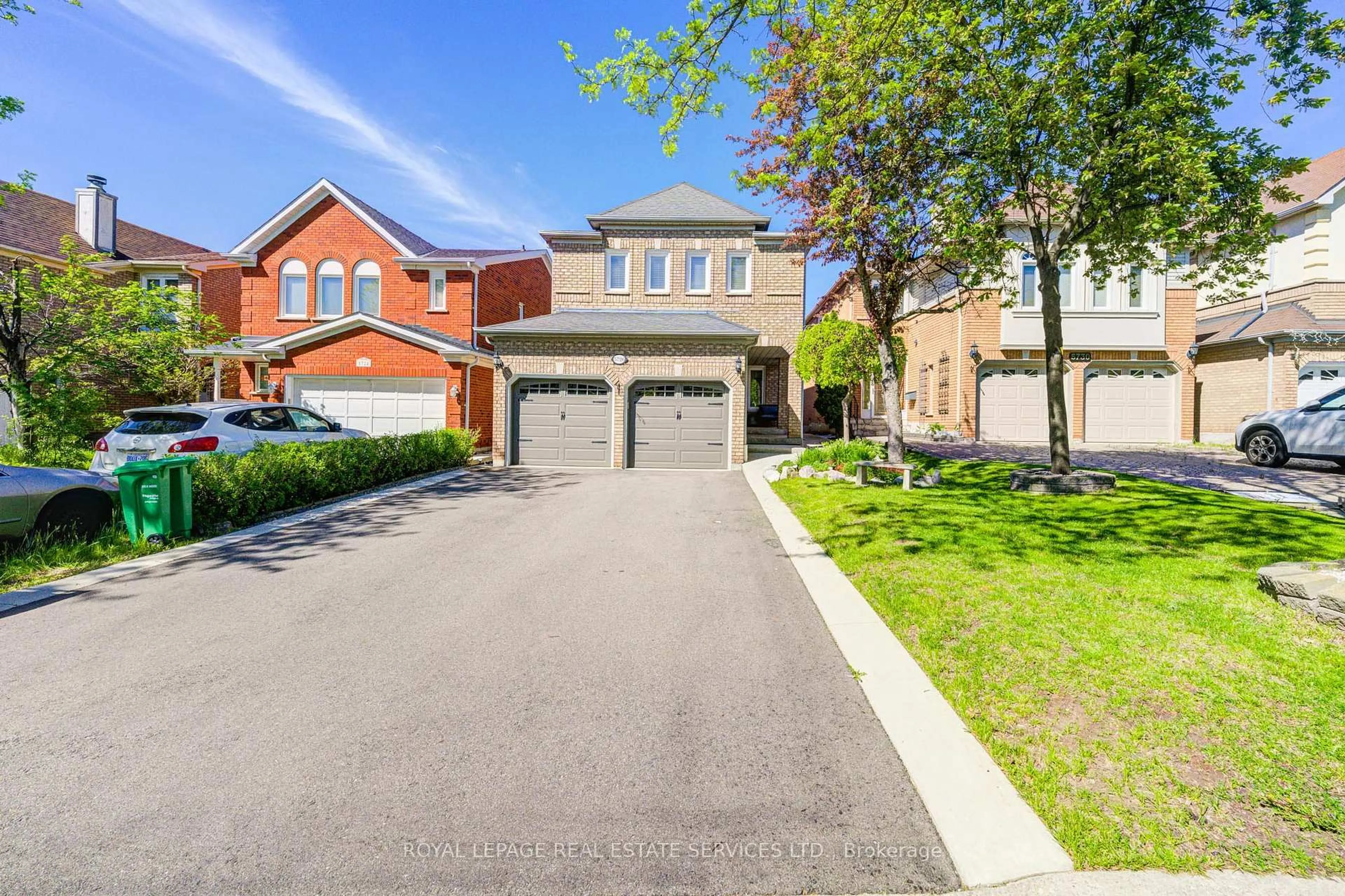 Unknown for 5726 Tayside Cres, Mississauga Ontario L5M 5J4