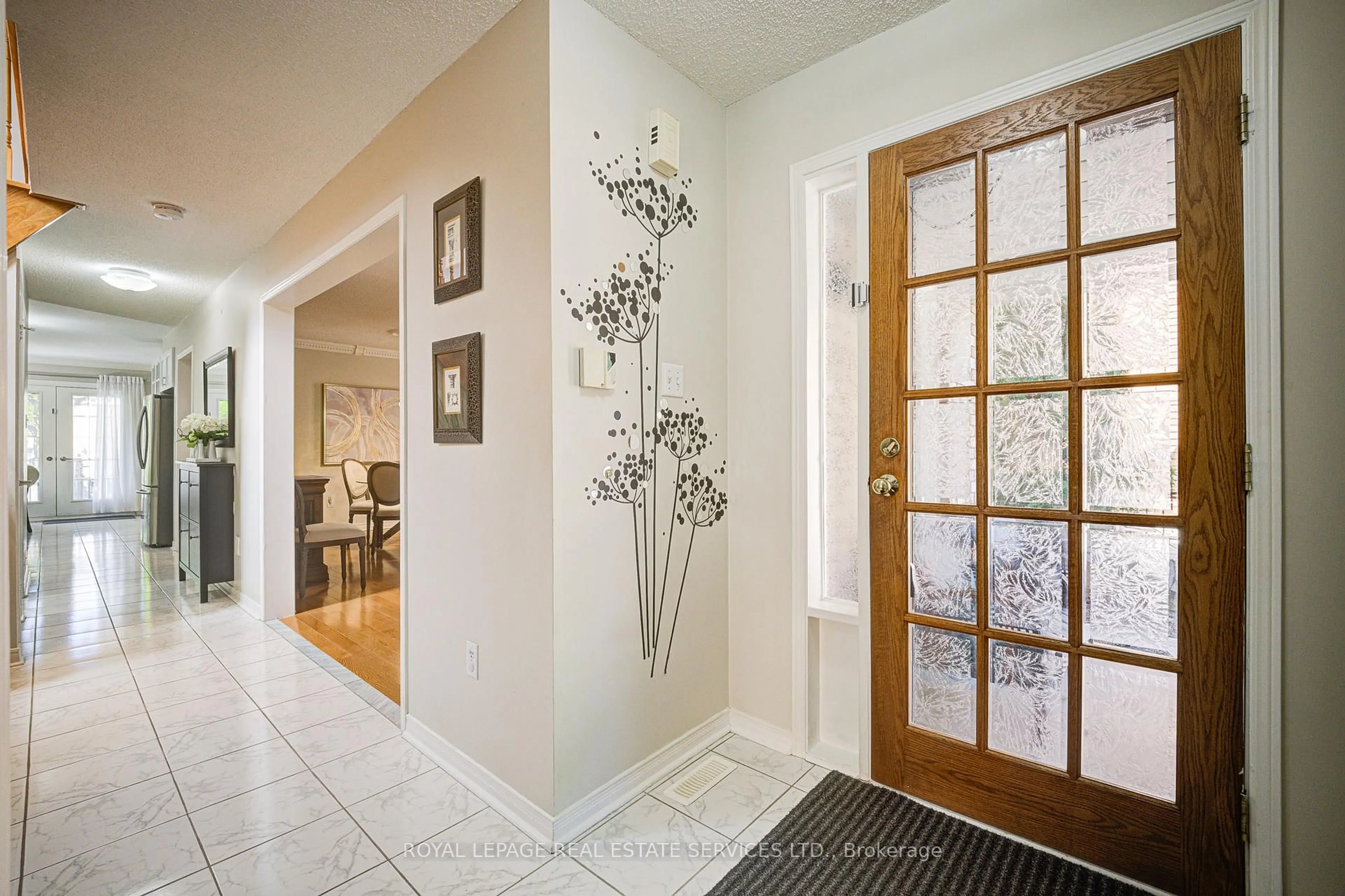 Unknown for 5726 Tayside Cres, Mississauga Ontario L5M 5J4