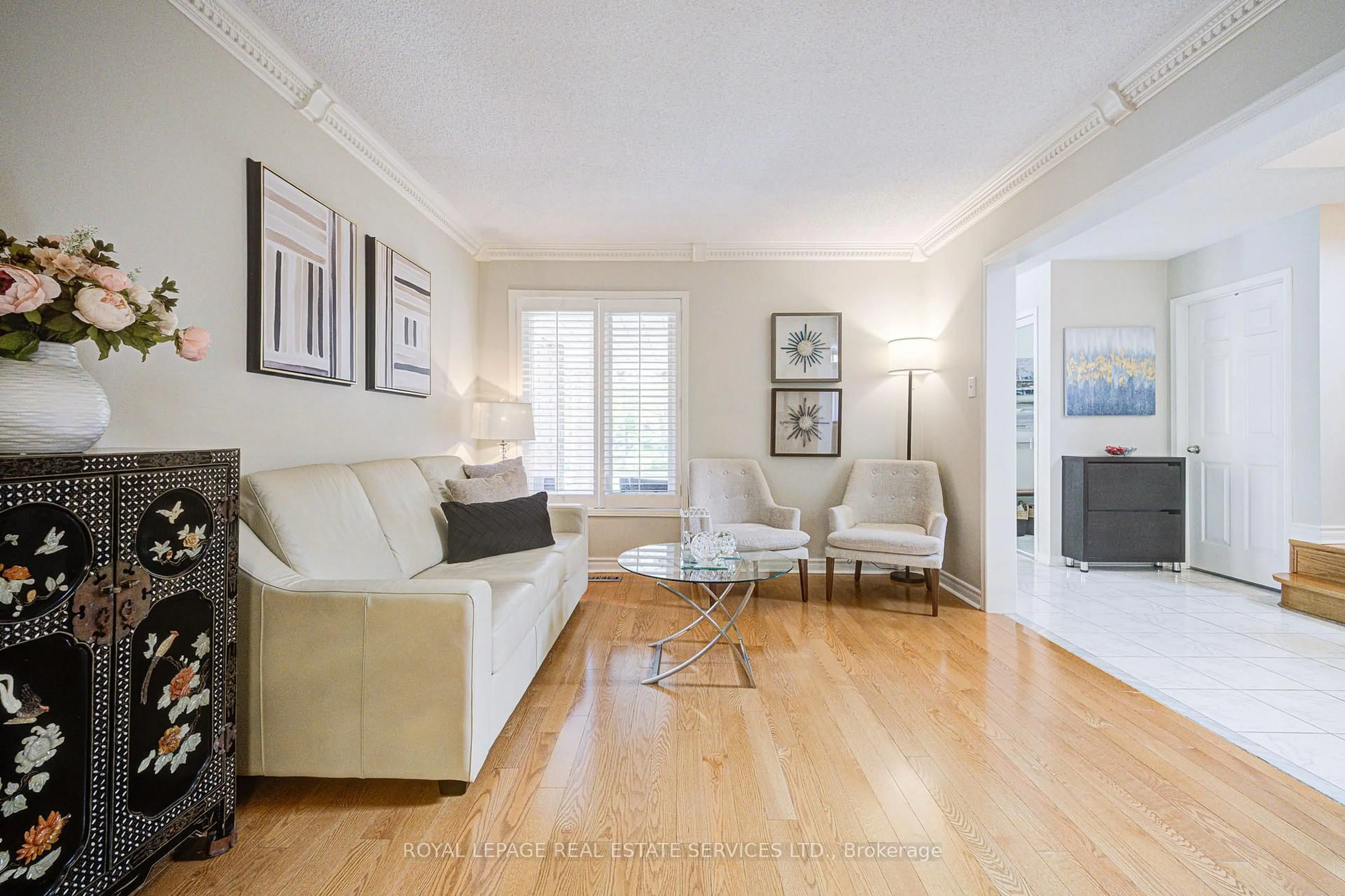 Unknown for 5726 Tayside Cres, Mississauga Ontario L5M 5J4