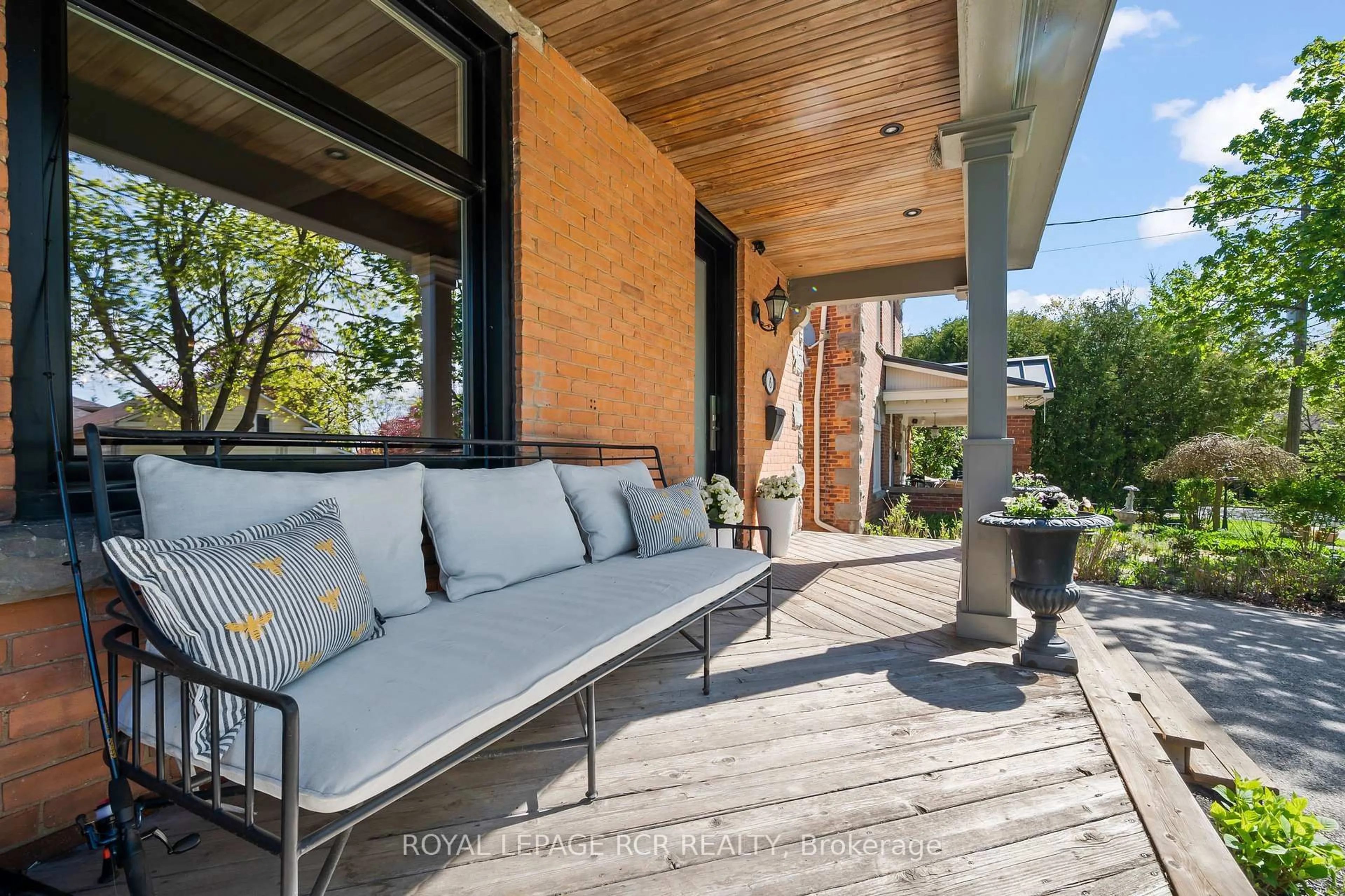 Patio, street for 6 York St, Orangeville Ontario L9W 1L6