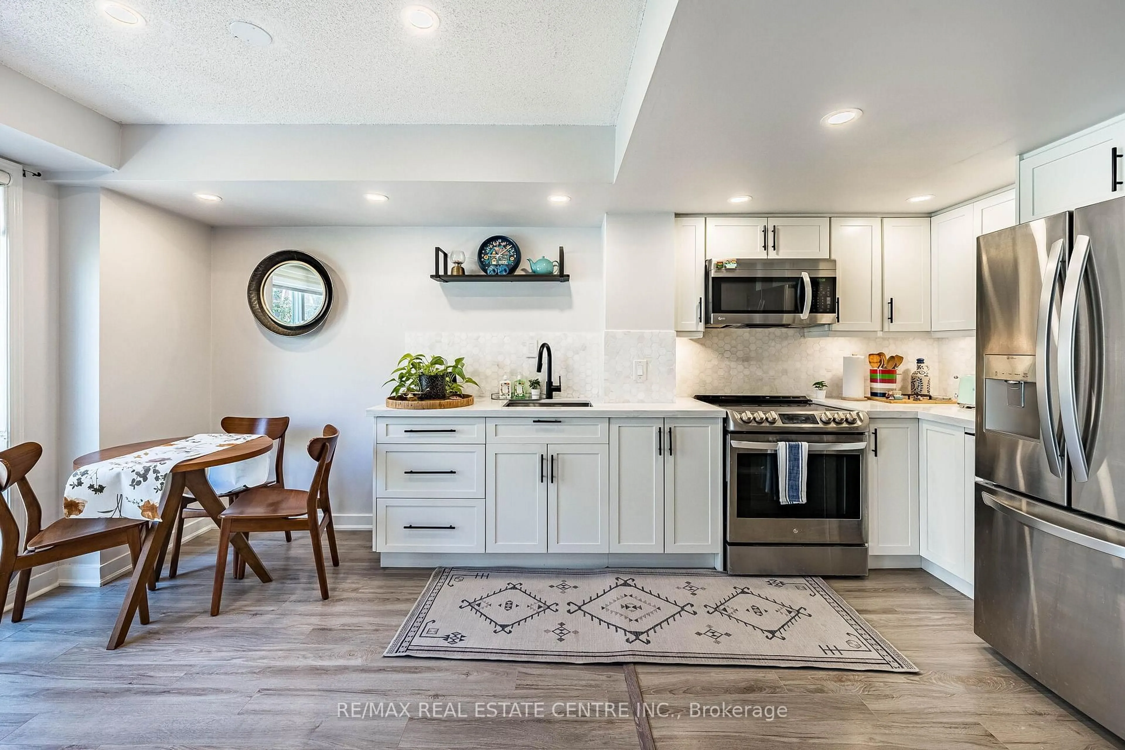 Open concept kitchen, unknown for 16 Laidlaw St #920, Toronto Ontario M6K 1X2