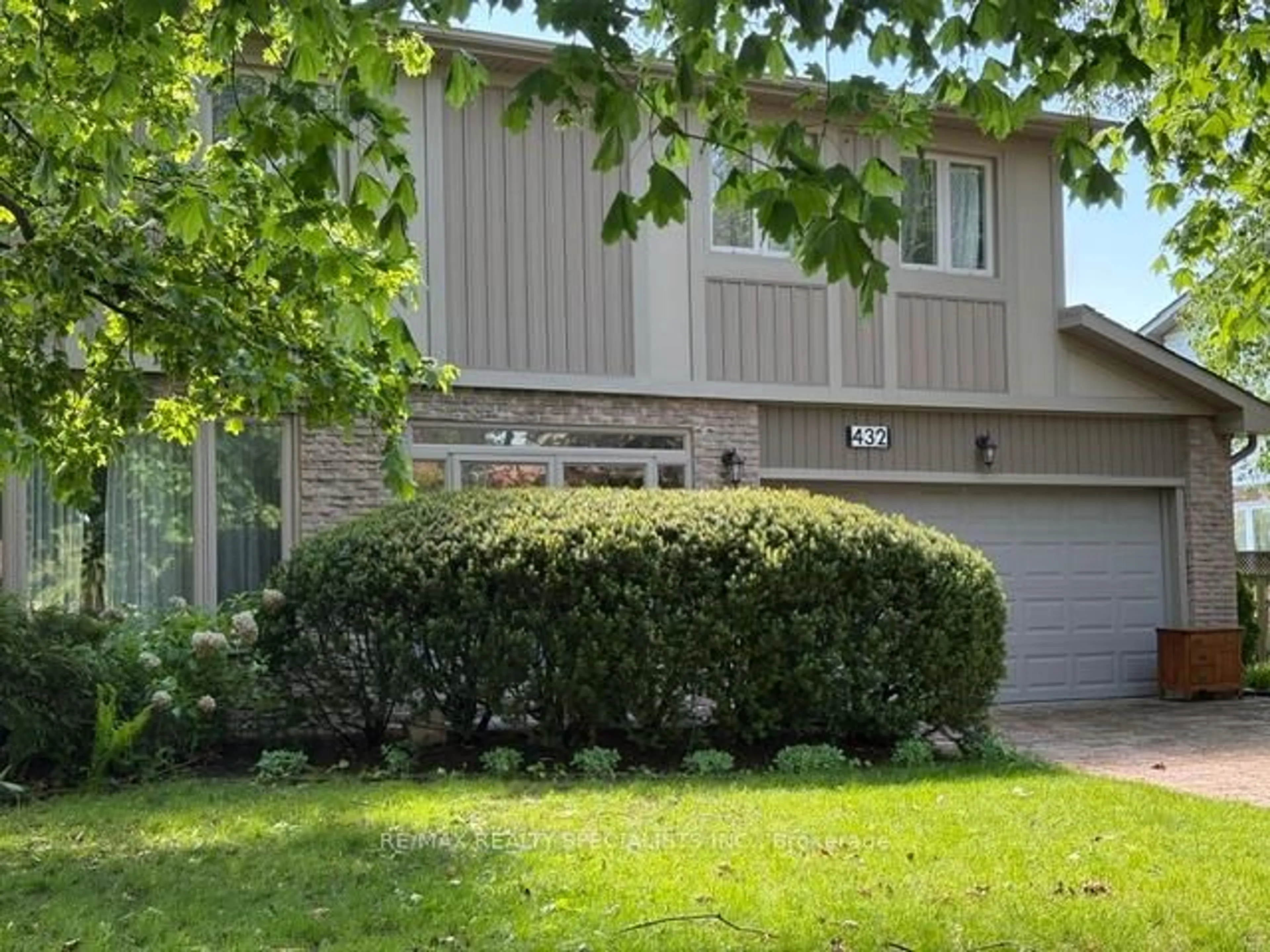 Home with vinyl exterior material, street for 432 Isabella Ave, Mississauga Ontario L5B 2G2