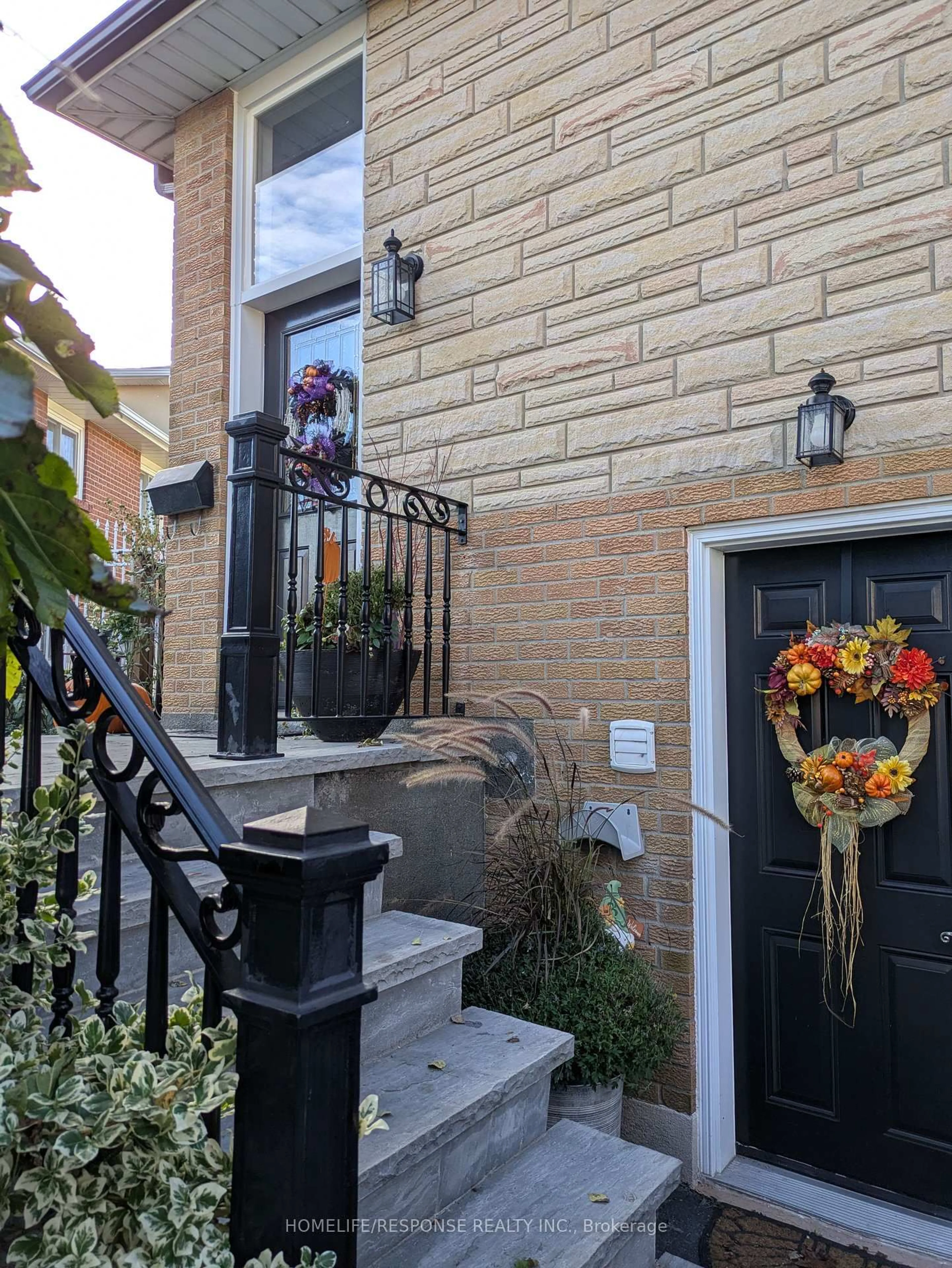 Unknown for 3430 Homark Dr, Mississauga Ontario L4Y 2K7