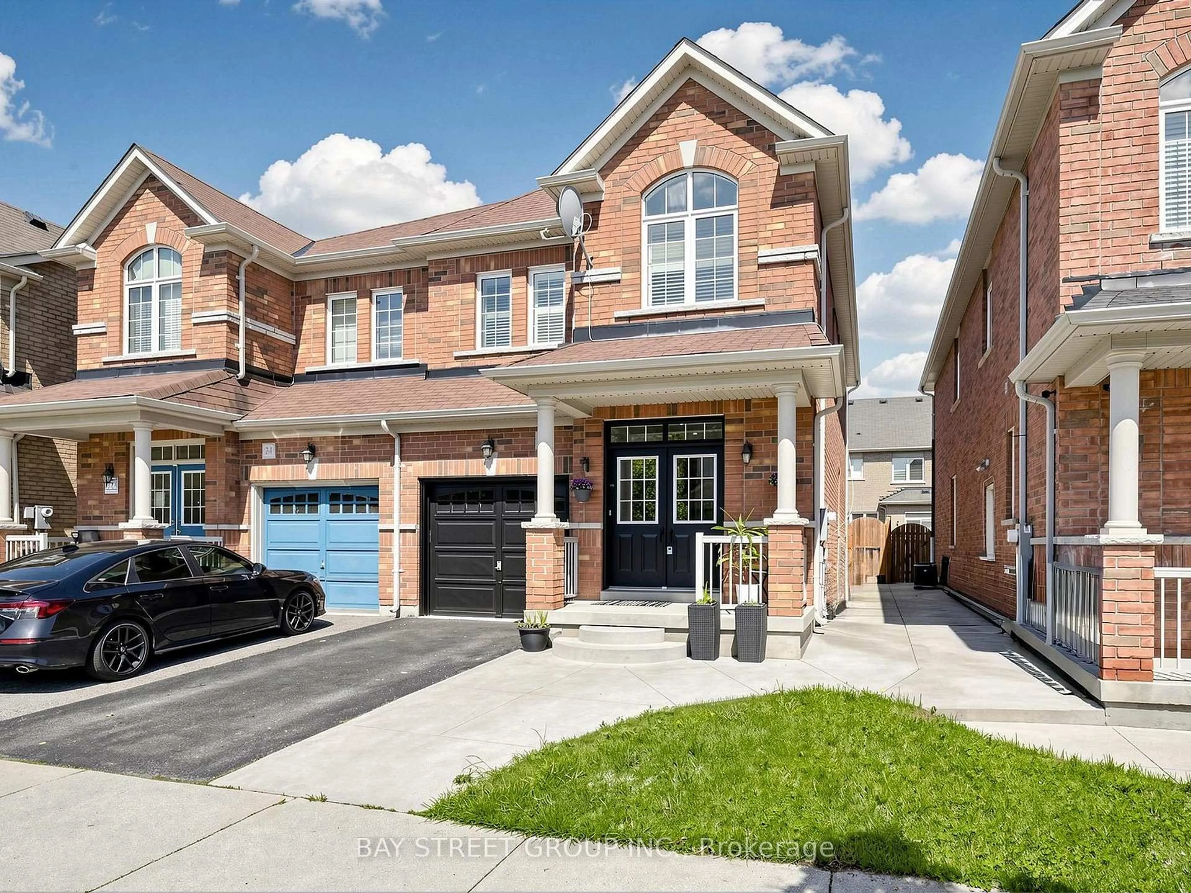 Home with brick exterior material, street for 22 Pentonville Rd, Brampton Ontario L6R 3R9