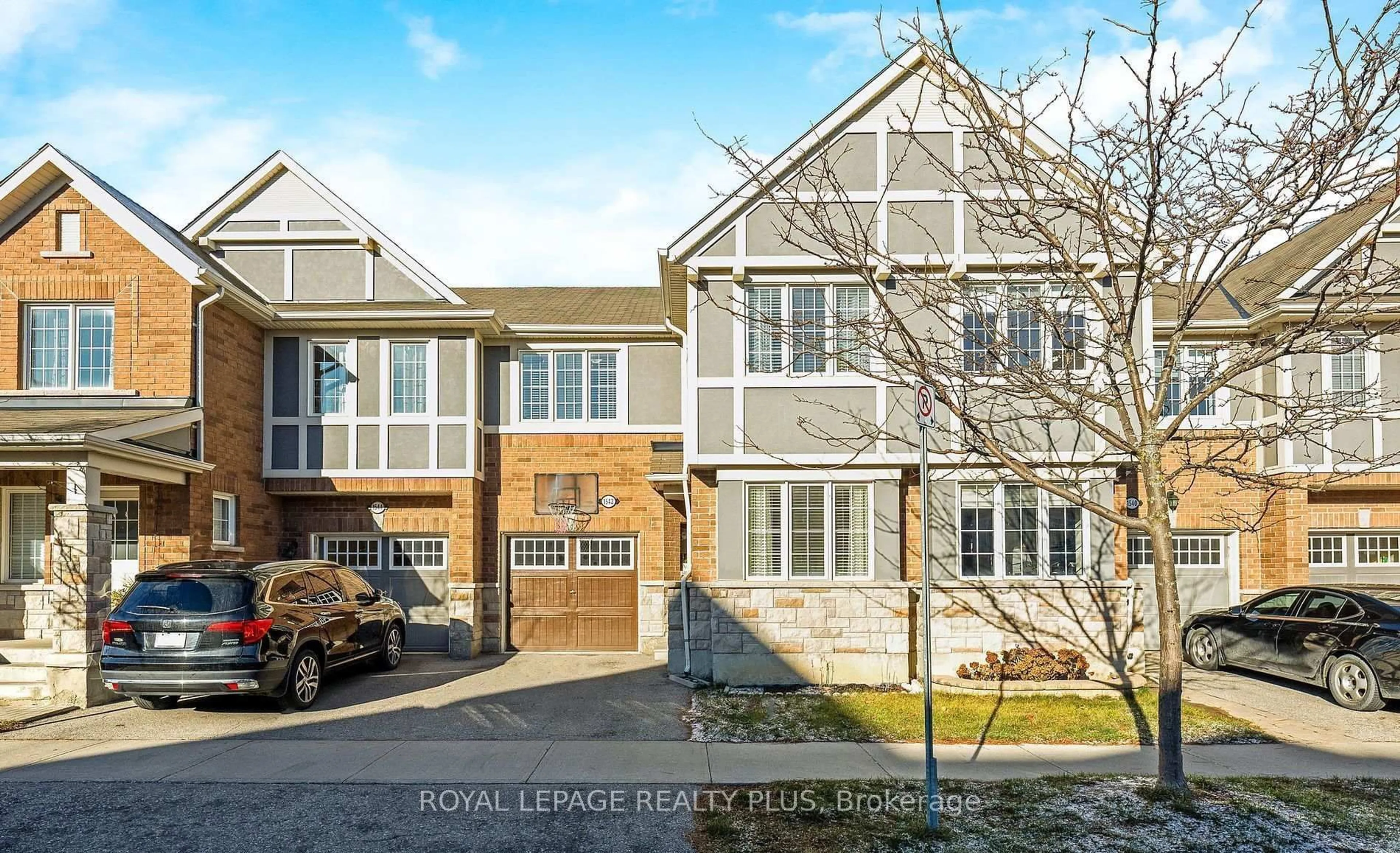 Home with brick exterior material, street for 1542 Gainer Cres, Milton Ontario L9T 0Y3