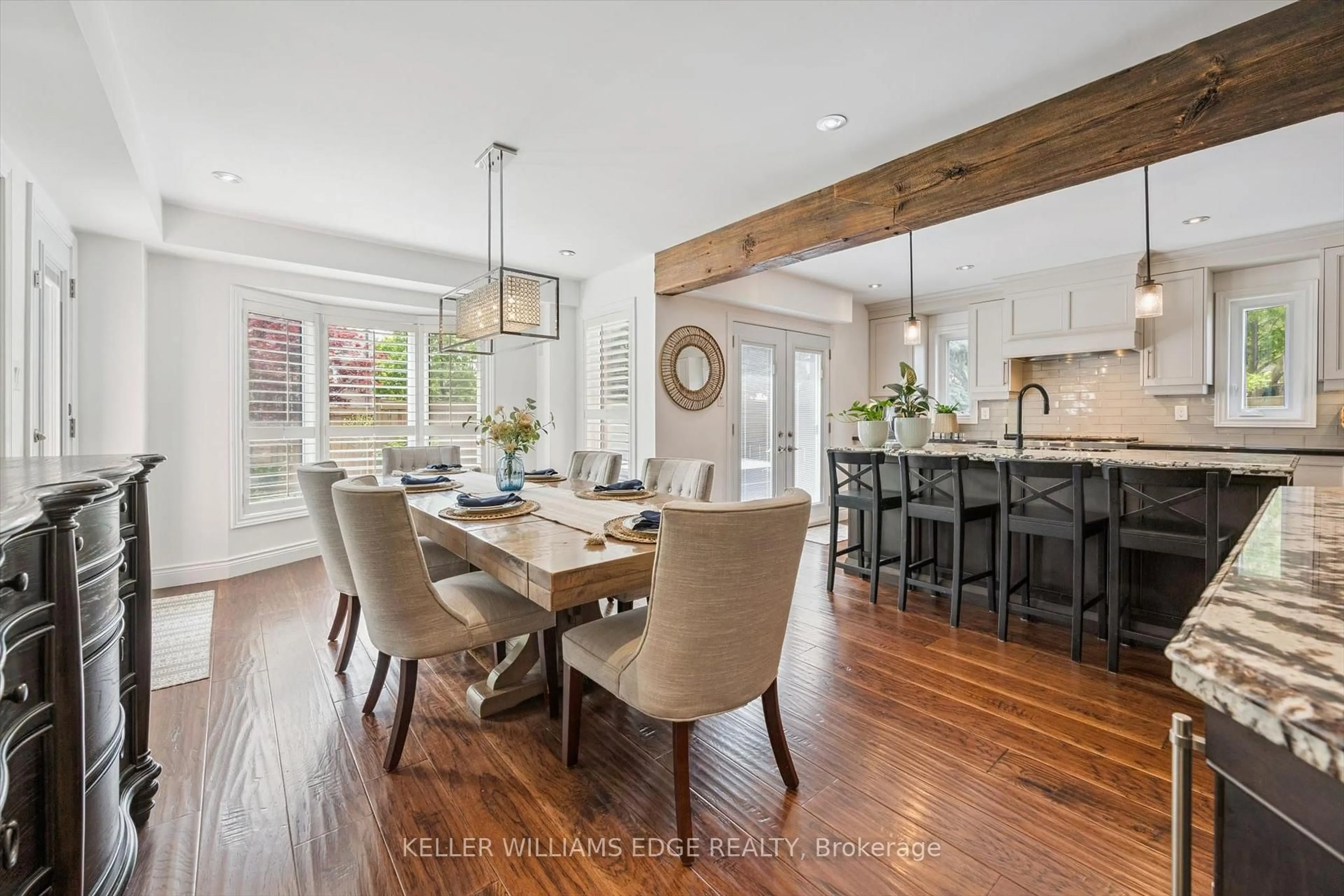 Open concept kitchen, wood/laminate floor for 2124 Kevin Cres, Burlington Ontario L7M 4E3