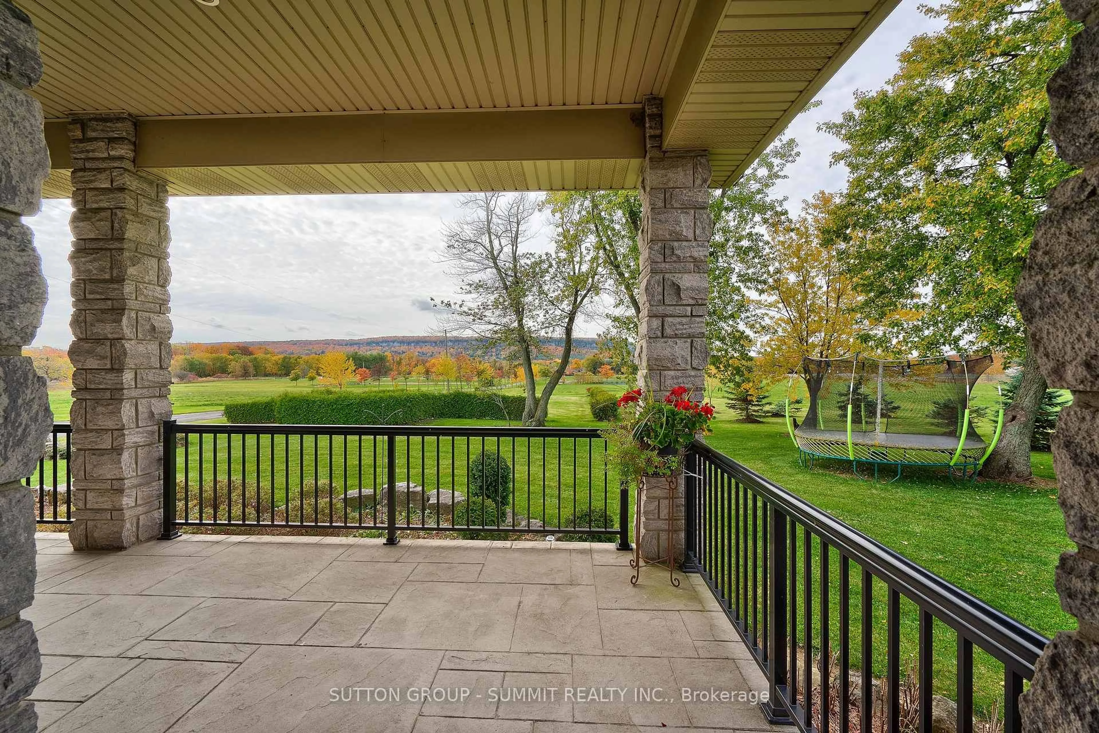 Patio, water/lake/river/ocean view for 5431 APPLEBY Line, Burlington Ontario L7M 0P3