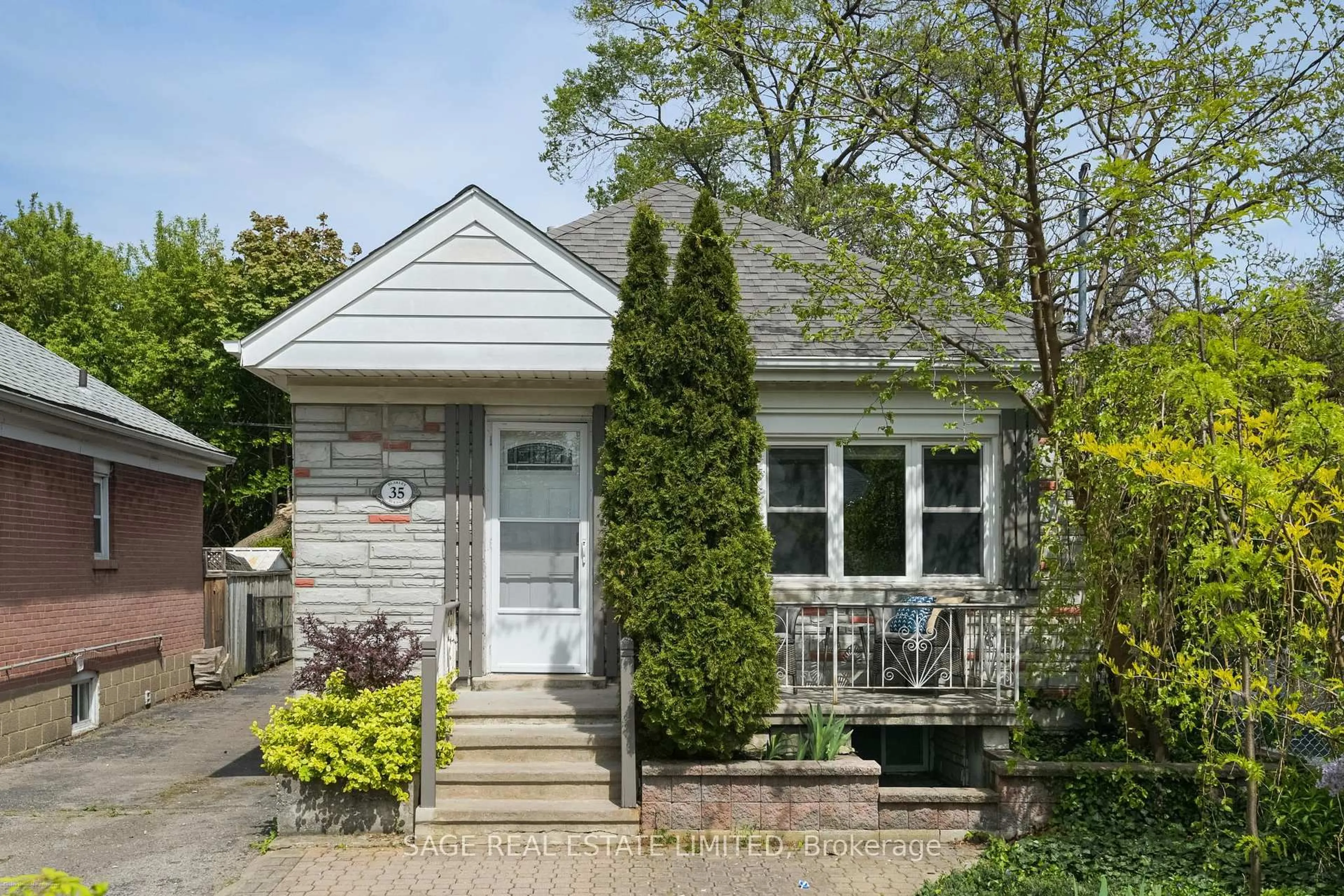 Unknown for 35 Blakley Ave, Toronto Ontario M6N 3Y4
