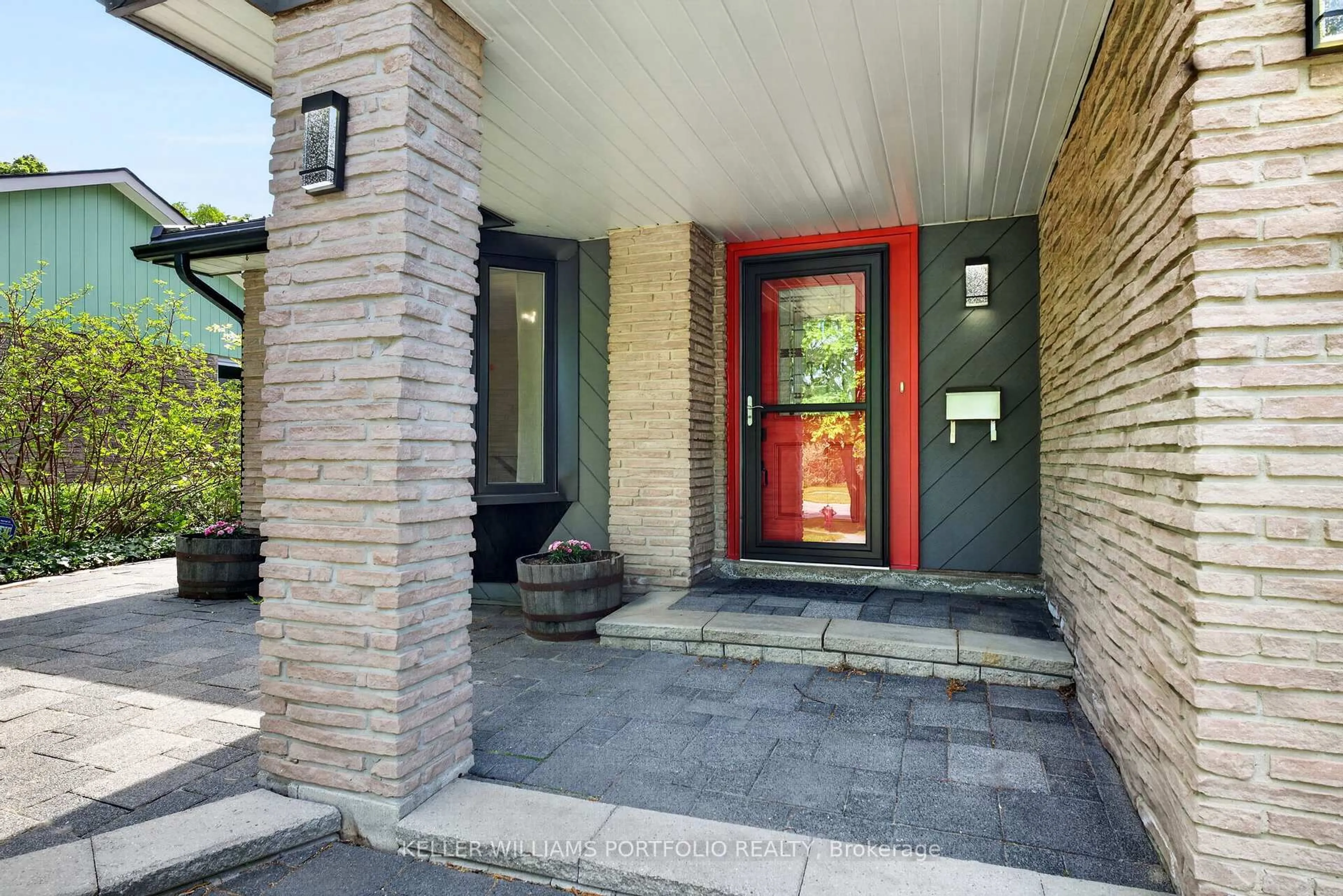 Unknown for 38 Laurelcrest St, Brampton Ontario L6S 2R4
