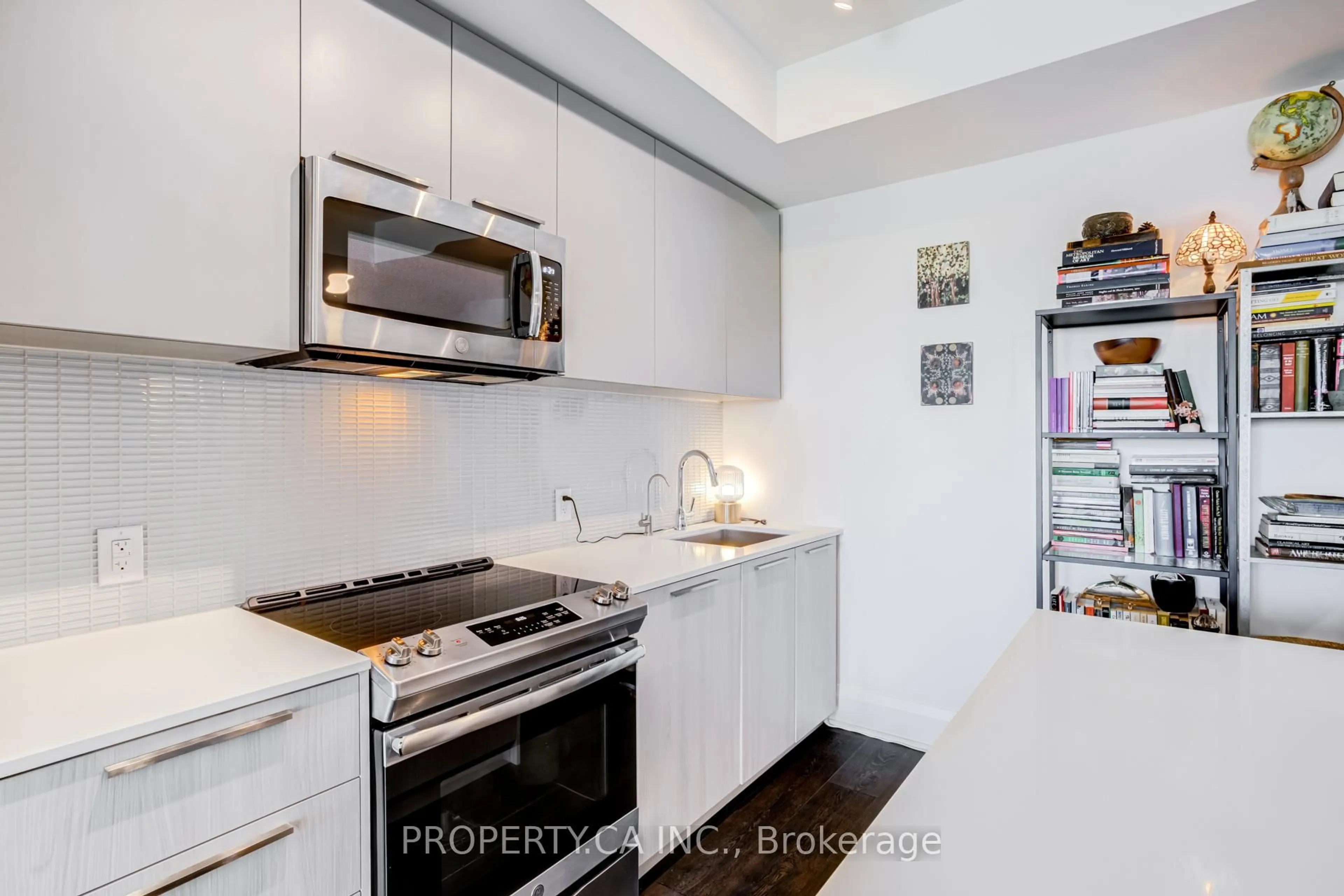 Standard kitchen, ceramic/tile floor for 20 Brin Dr #1406, Toronto Ontario M8X 1Y6
