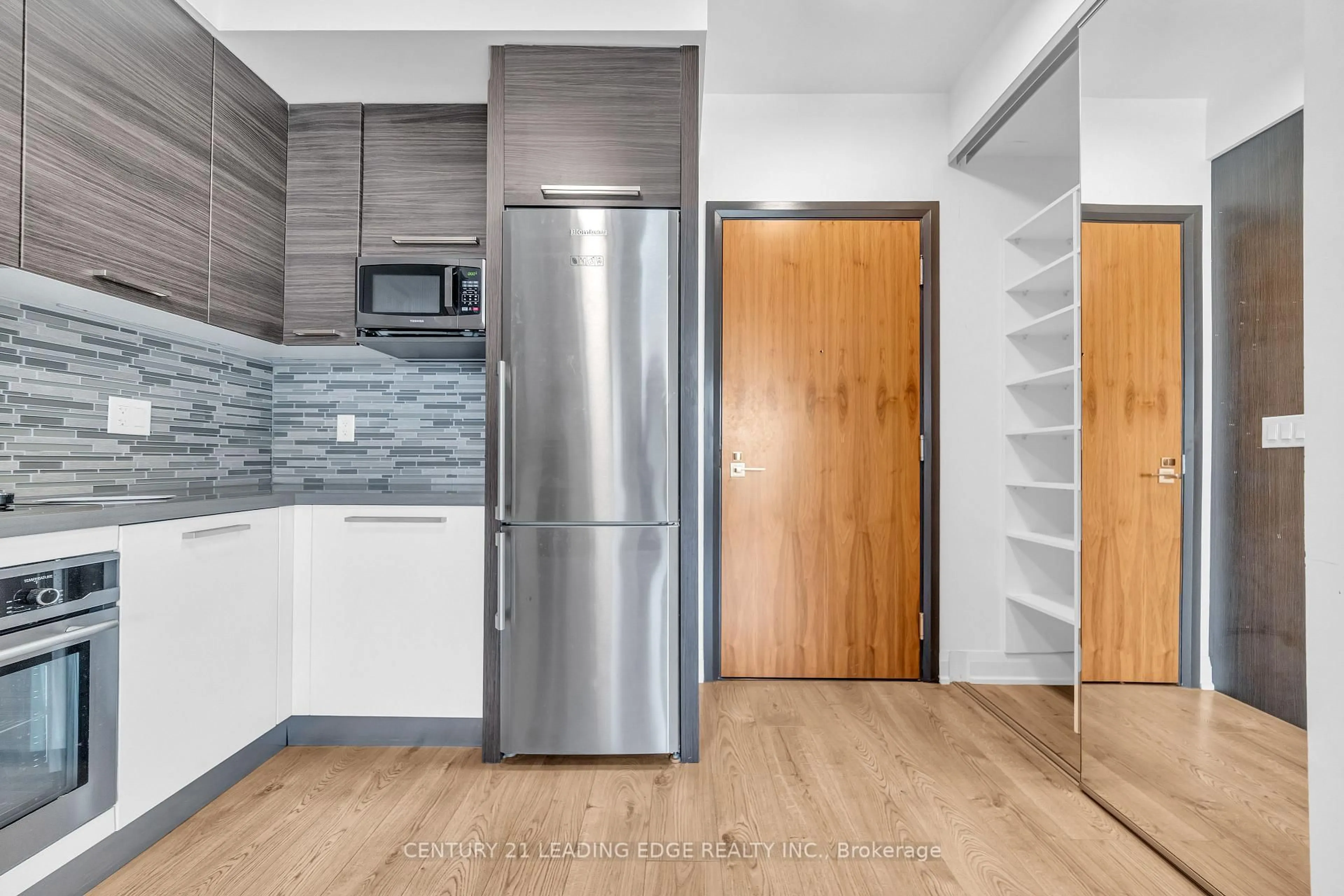 Standard kitchen, unknown for 36 Park Lawn Rd #2608, Toronto Ontario M8Y 3H8