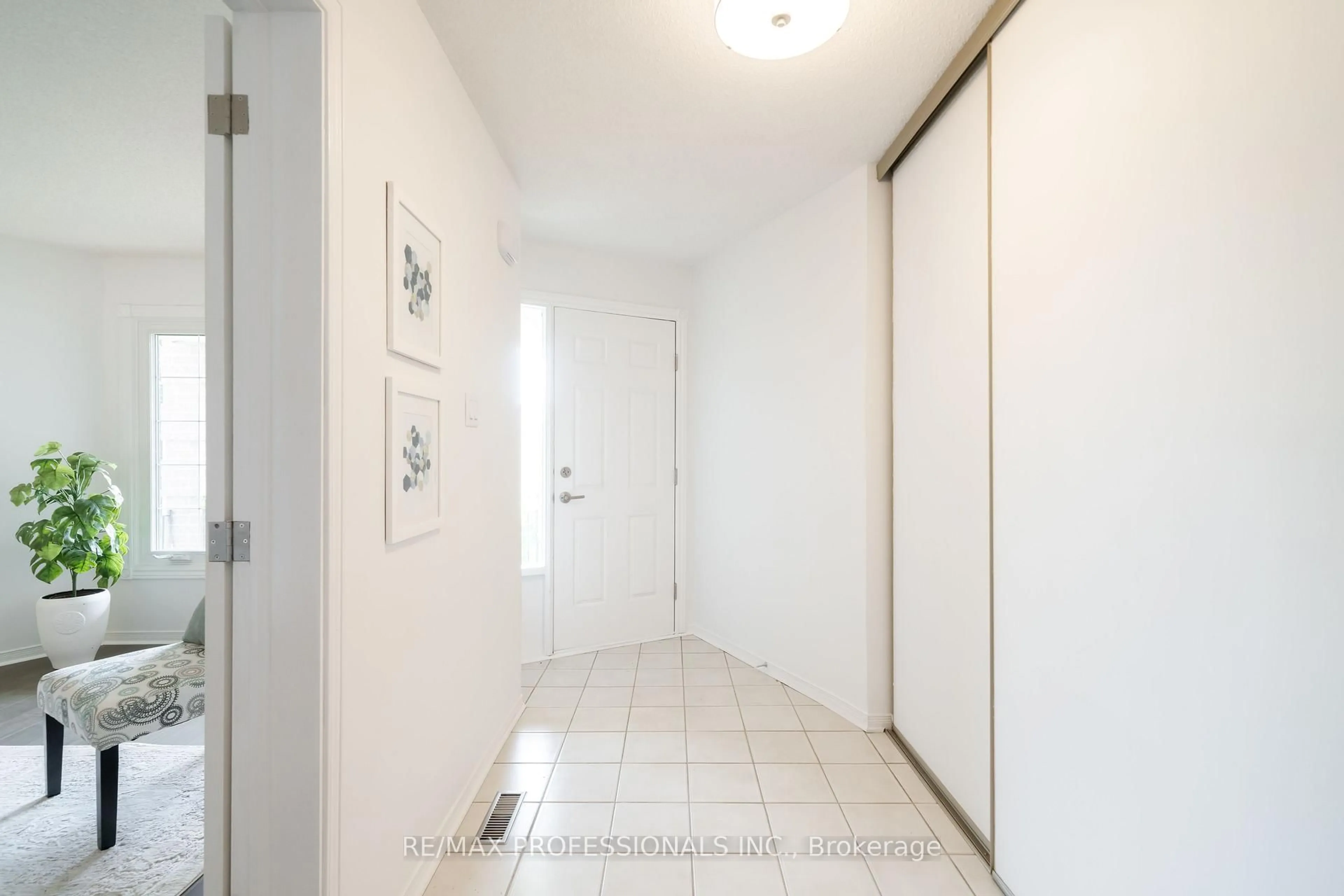 Unknown for 5154 Sunray Dr, Mississauga Ontario L5R 2V3