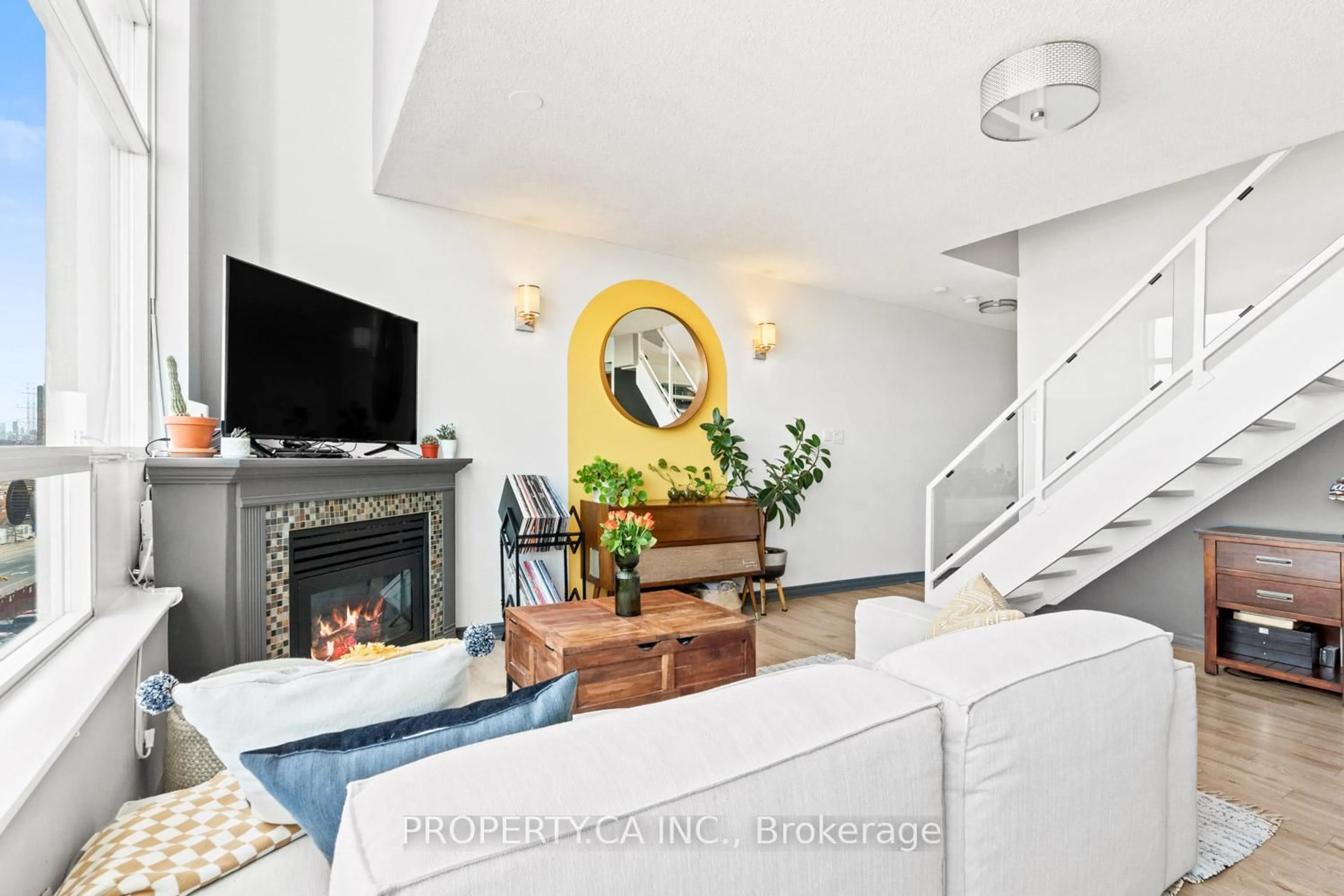 Unknown for 200 Manitoba St #421, Toronto Ontario M8Y 3Y9
