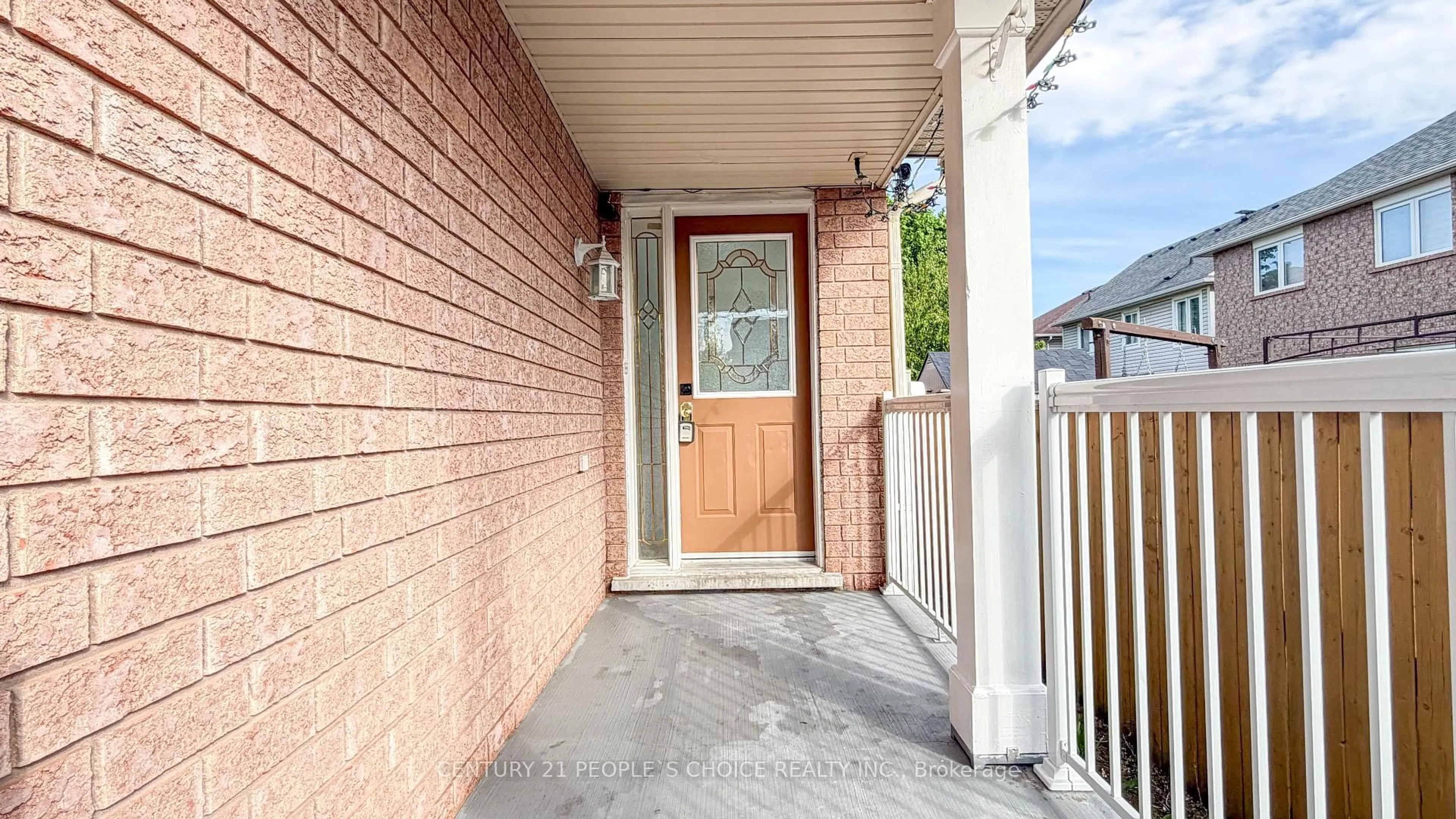 Indoor entryway for 19 Morgandale Rd, Brampton Ontario L7A 2K1