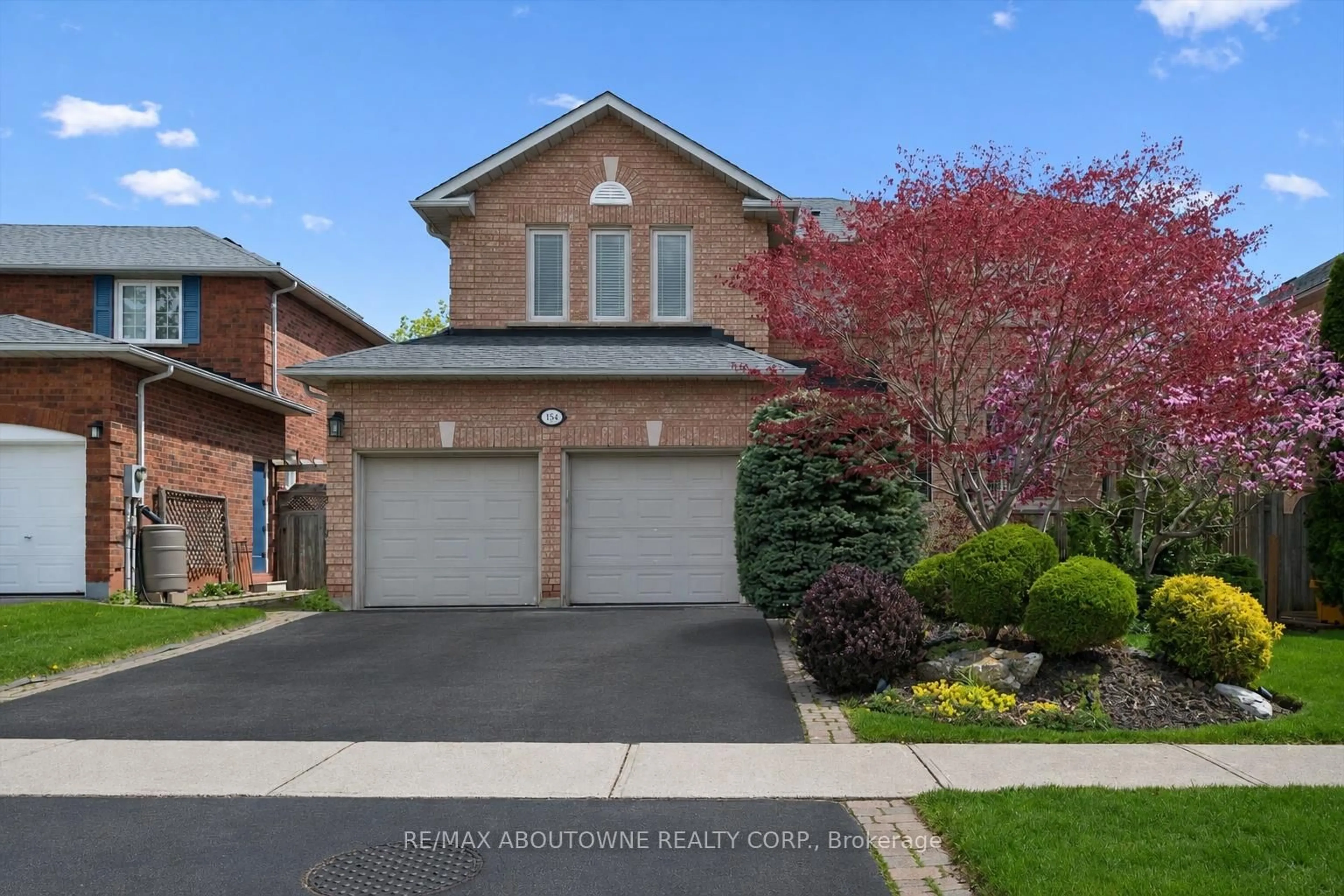 Home with brick exterior material, street for 154 Howell Rd, Oakville Ontario L6H 5Z2