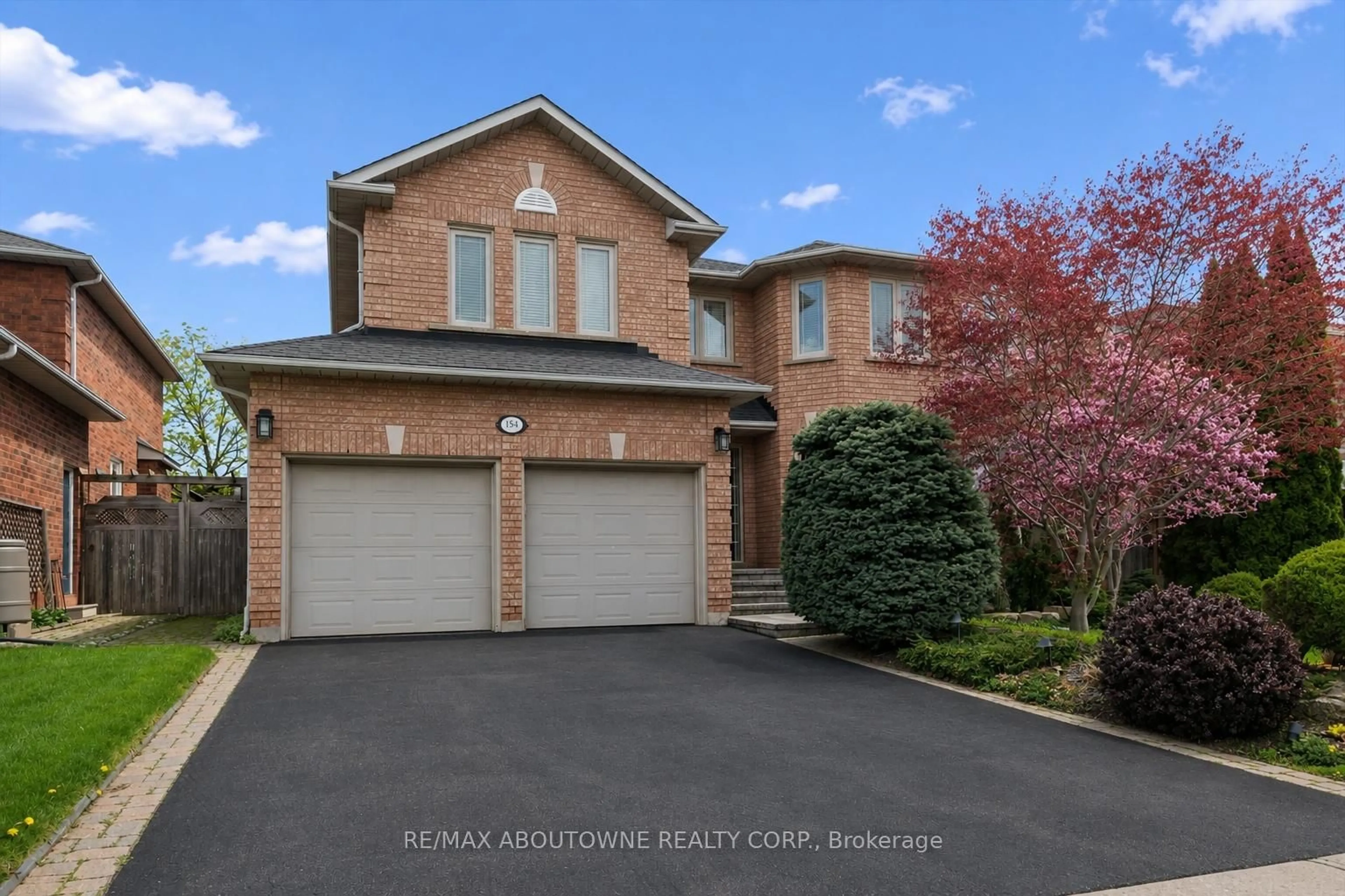 Home with brick exterior material, street for 154 Howell Rd, Oakville Ontario L6H 5Z2