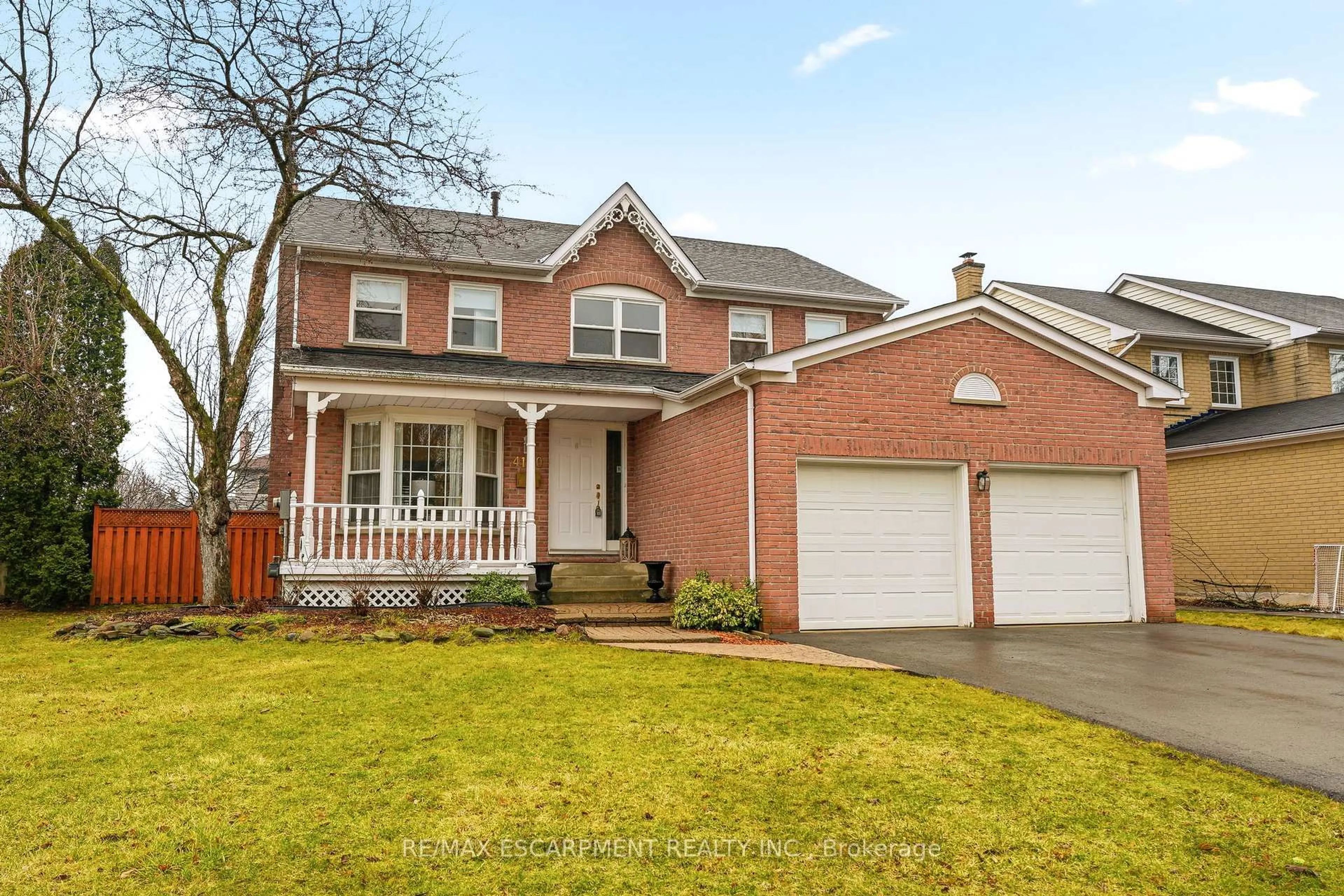 Home with brick exterior material, street for 4150 Millcroft Park Dr, Burlington Ontario L7M 3V1