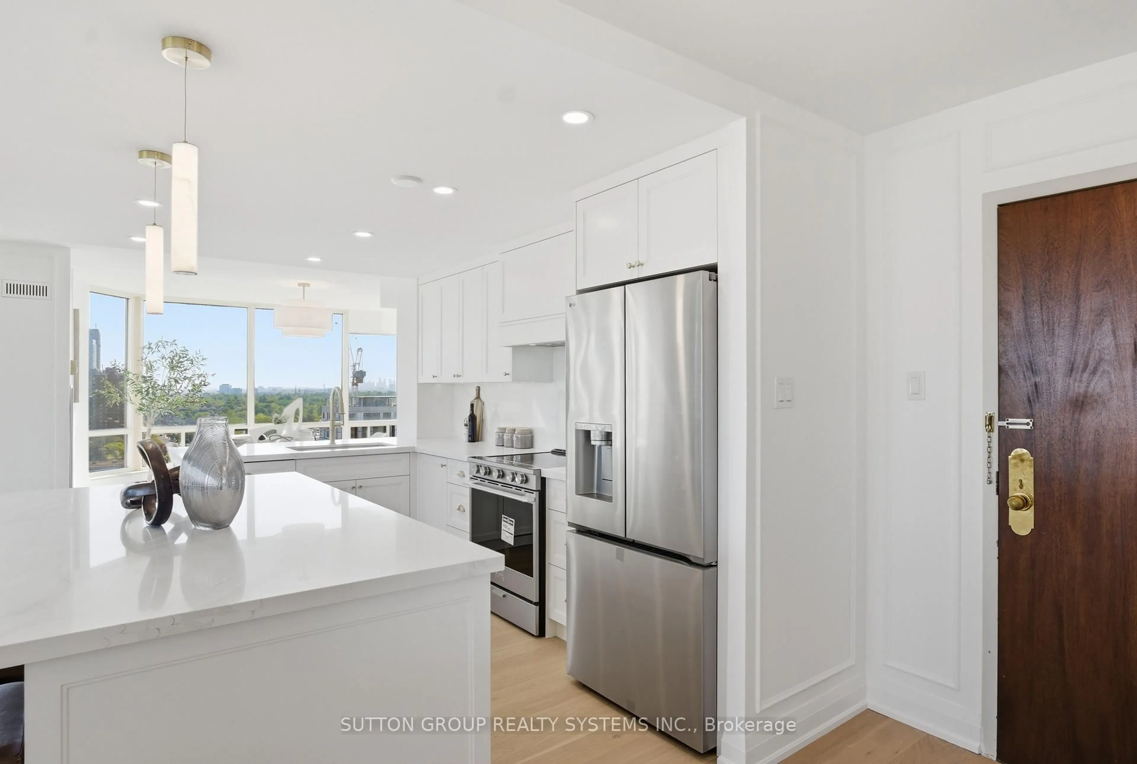 Open concept kitchen, ceramic/tile floor for 1320 Islington Ave #2002, Toronto Ontario M9A 5C6