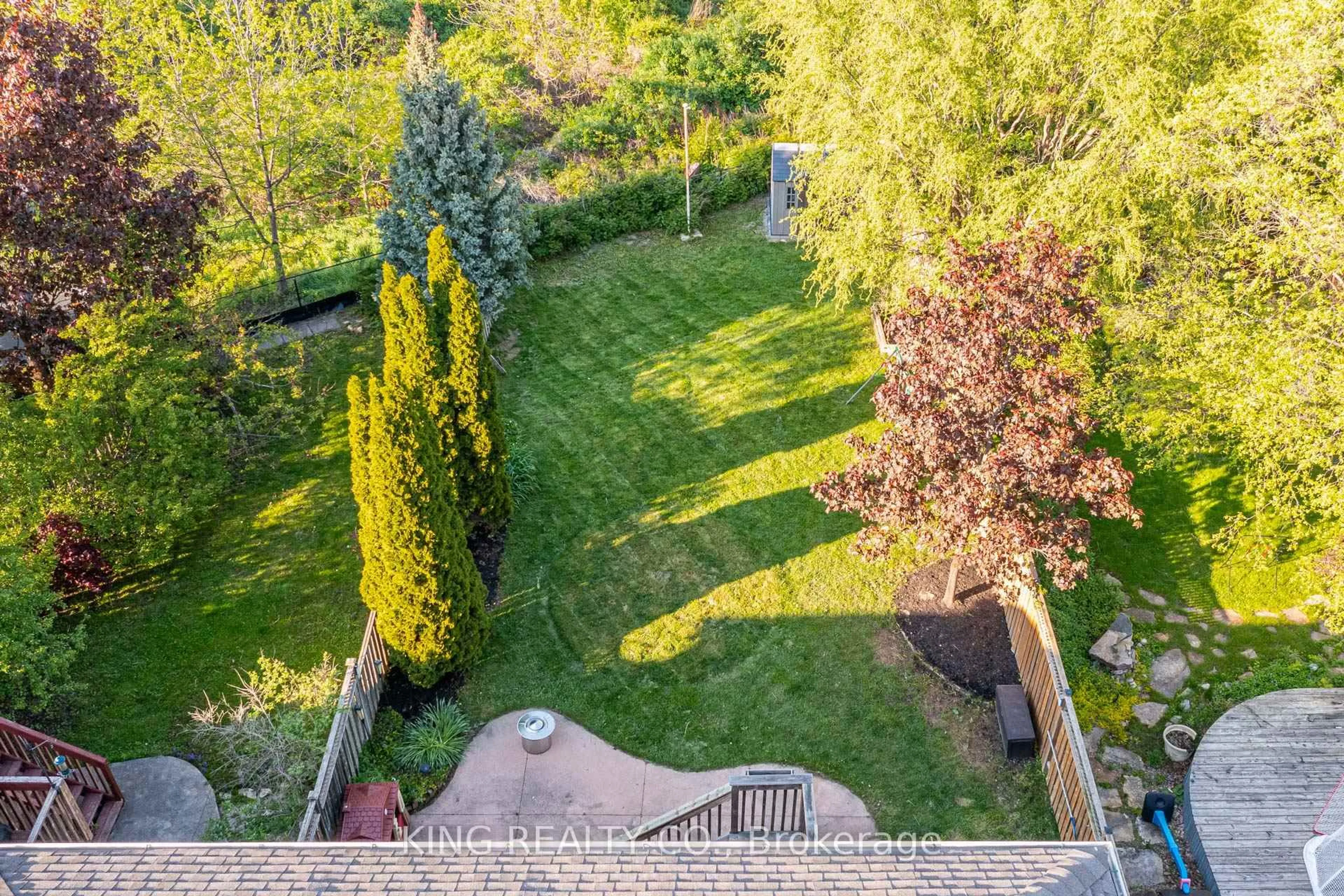 A pic from outside/outdoor area/front of a property/back of a property/a pic from drone, unknown for 1576 Woodhenge Way, Mississauga Ontario L5N 7S9