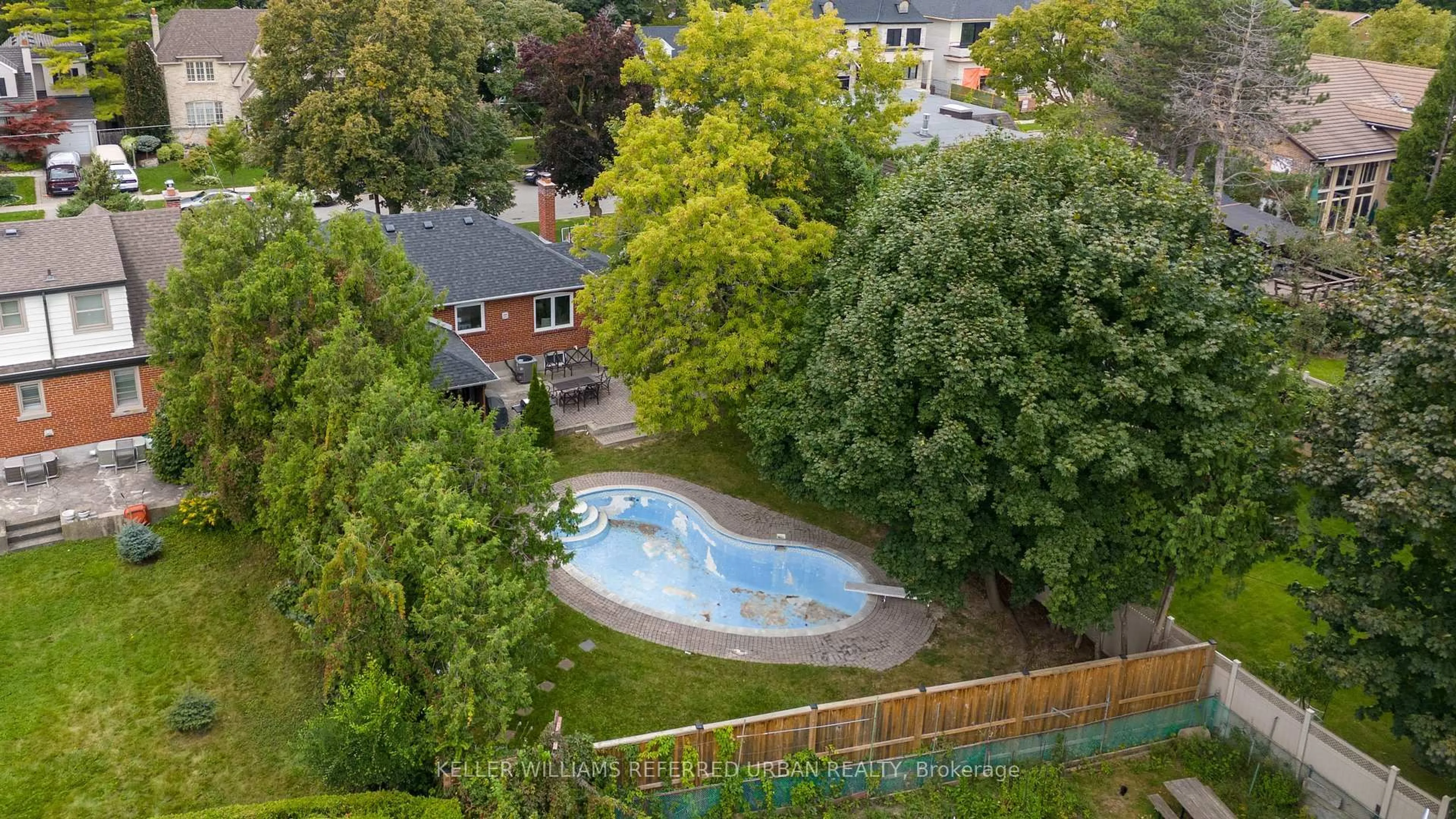 Pool for 115 Ashbourne Dr, Toronto Ontario M9B 4H9