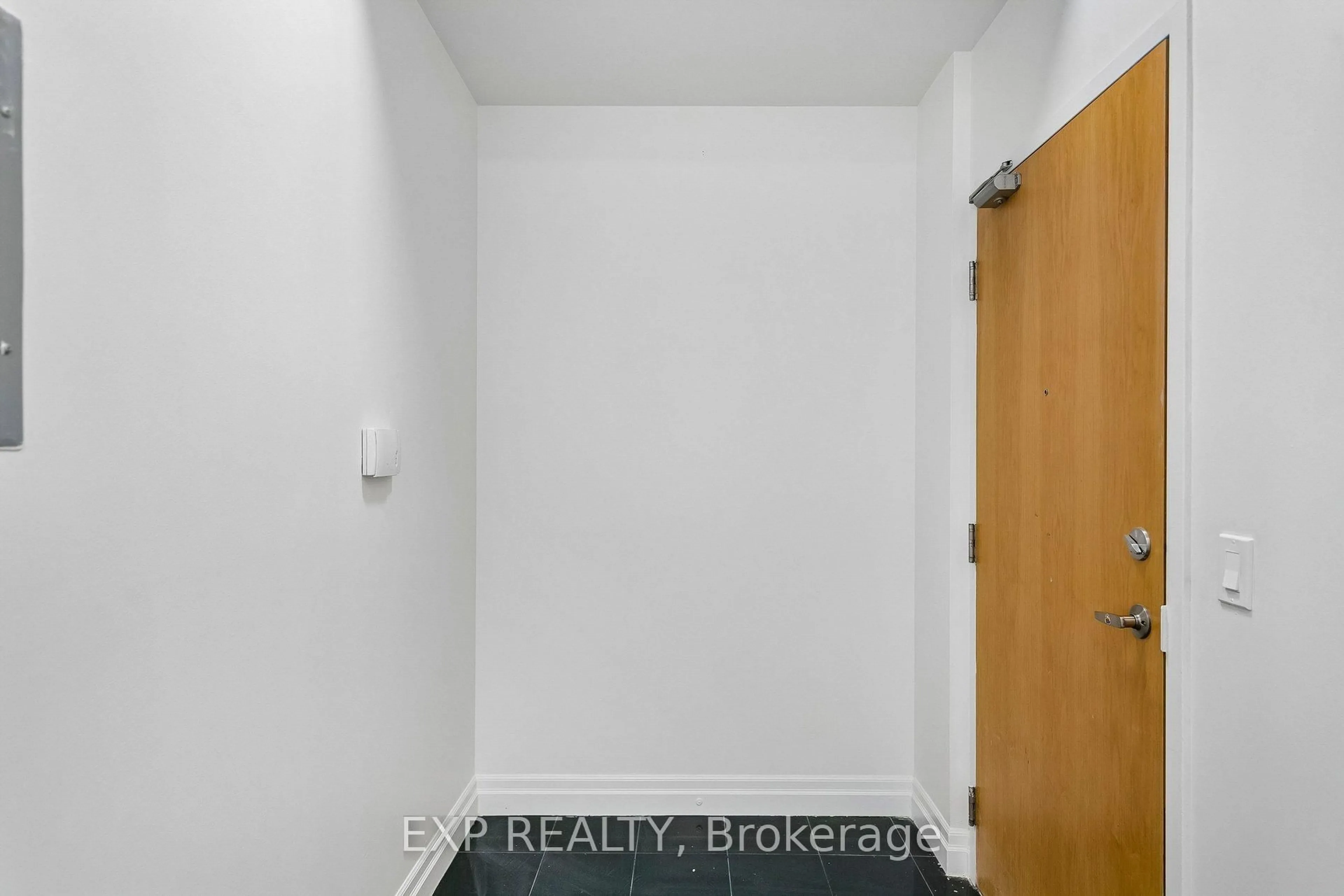 A pic of a room for 3939 Duke of York Blvd #3305, Mississauga Ontario L5B 4N2