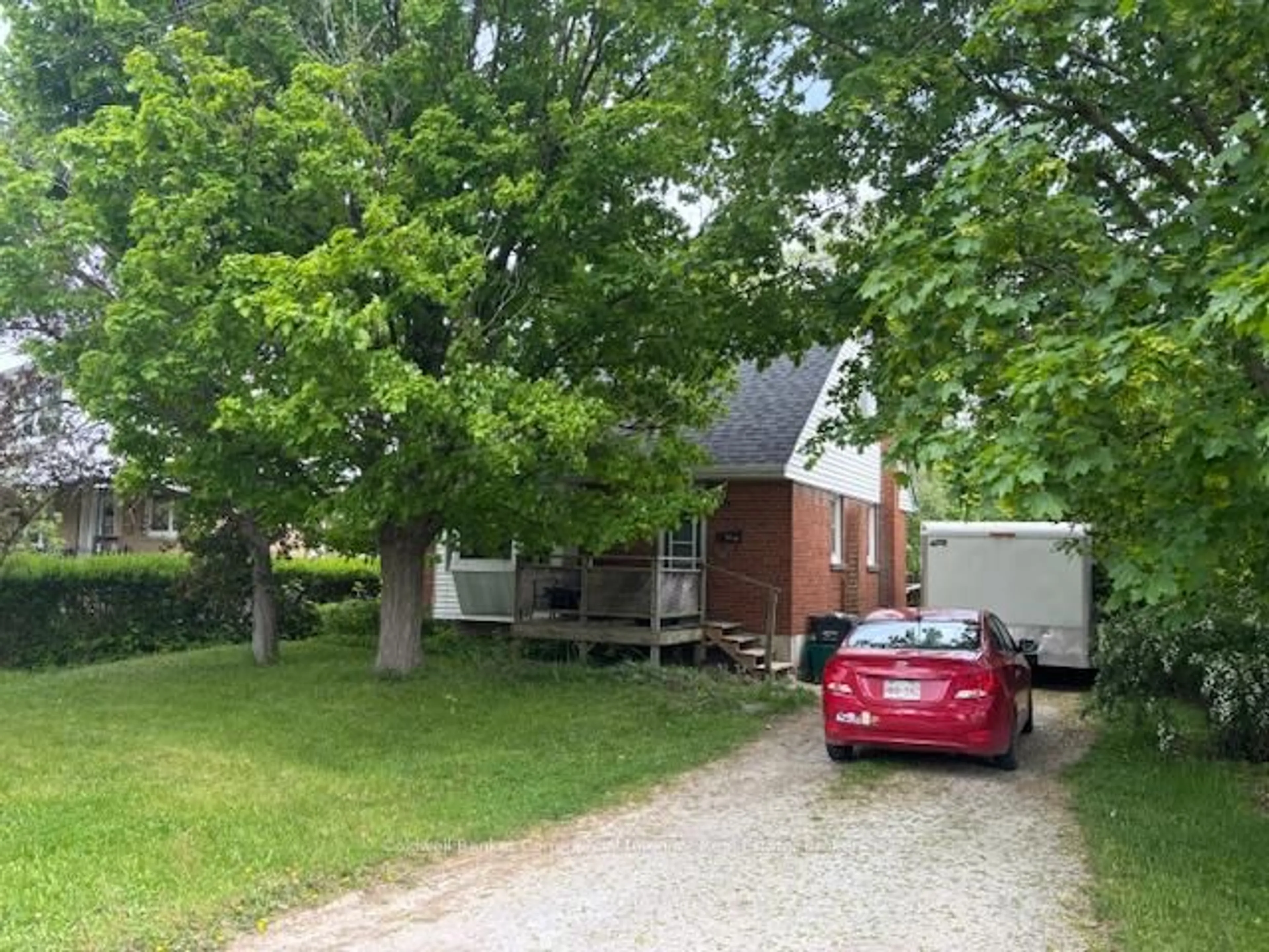 A pic from outside/outdoor area/front of a property/back of a property/a pic from drone, street for 141 Bell St, Milton Ontario L9T 2A7