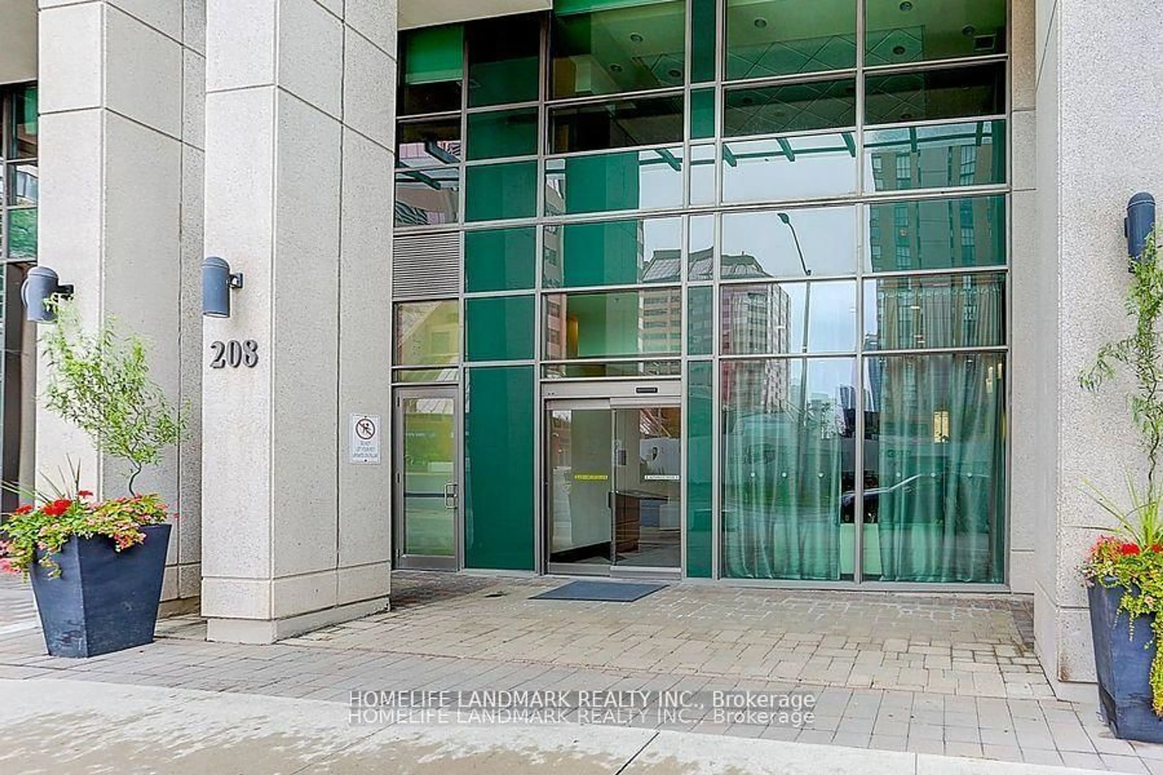 Indoor foyer for 208 Enfield Pl #3103, Mississauga Ontario L5B 0B8