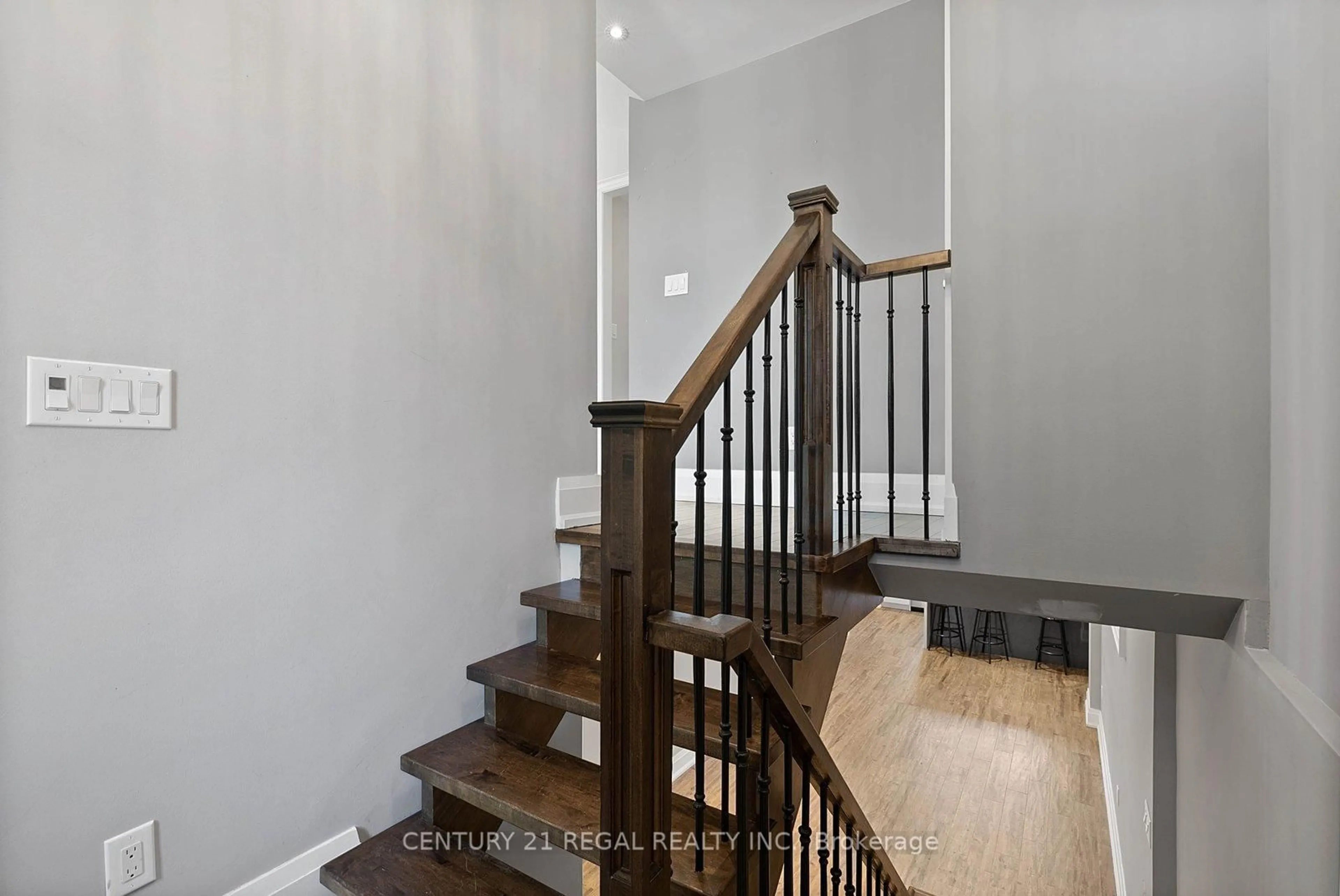 Stairs for 18 Rowse Cres, Toronto Ontario M9P 3L5