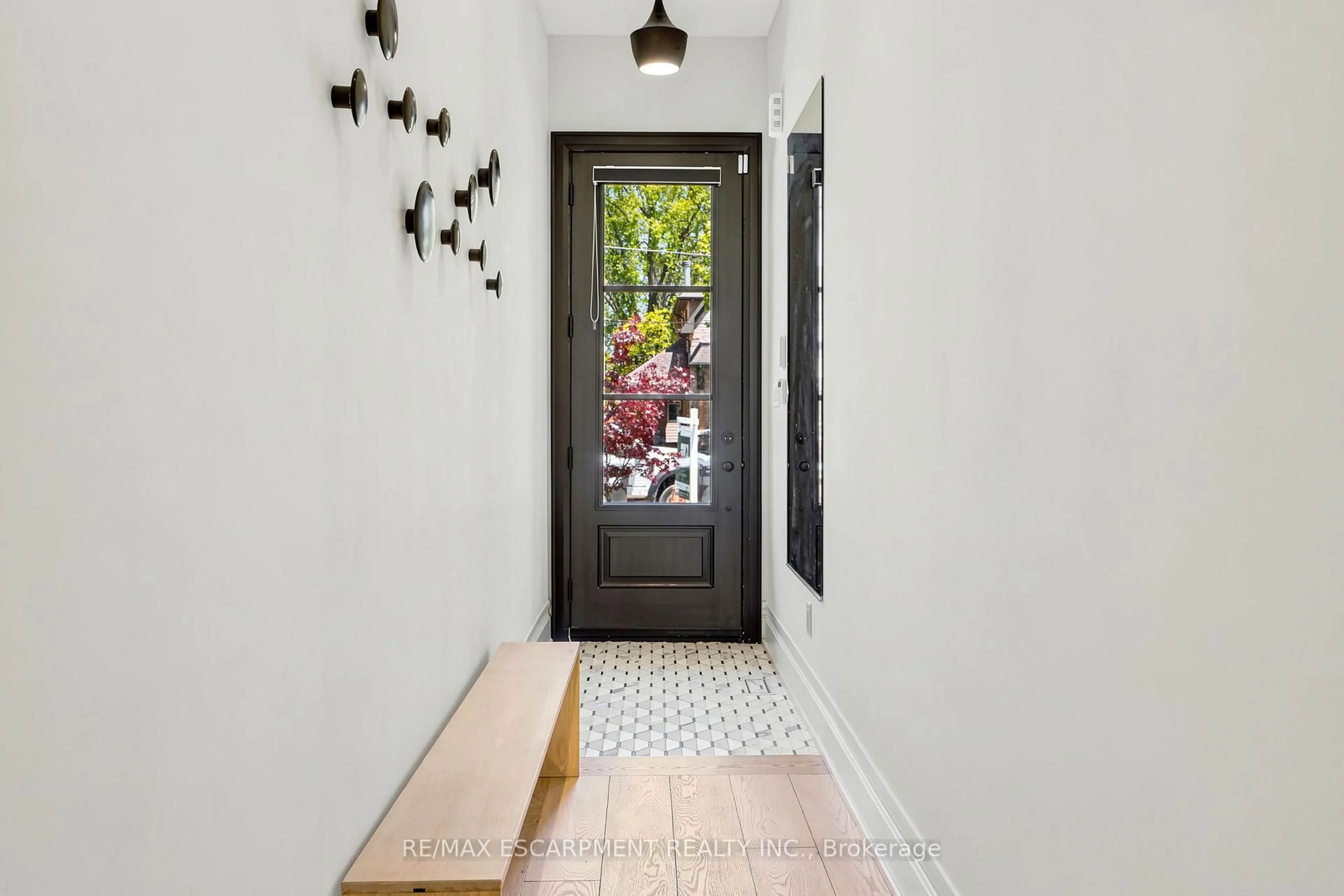 Indoor entryway for 38A Maple Ave, Mississauga Ontario L5H 2S1
