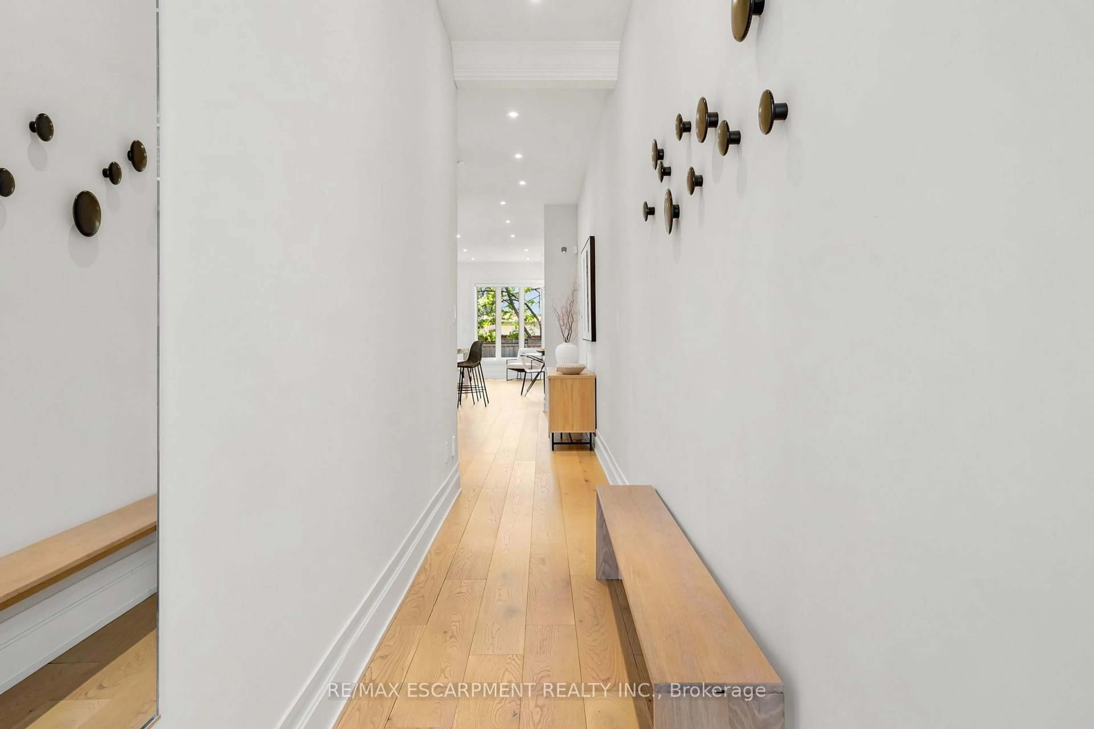 Indoor foyer for 38A Maple Ave, Mississauga Ontario L5H 2S1