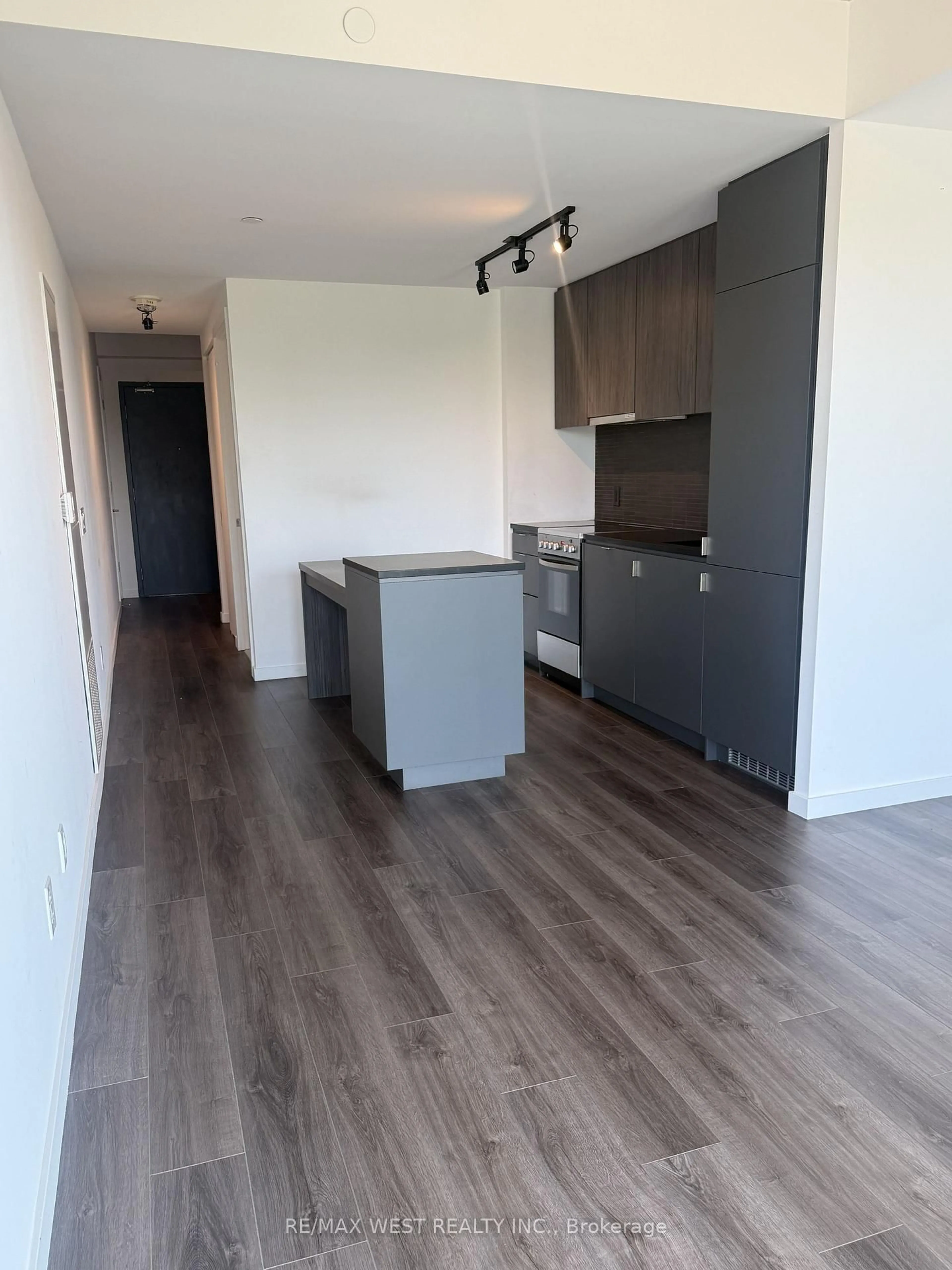 A pic of a room for 7 Smith Cres #407, Toronto Ontario M8Z 0G3