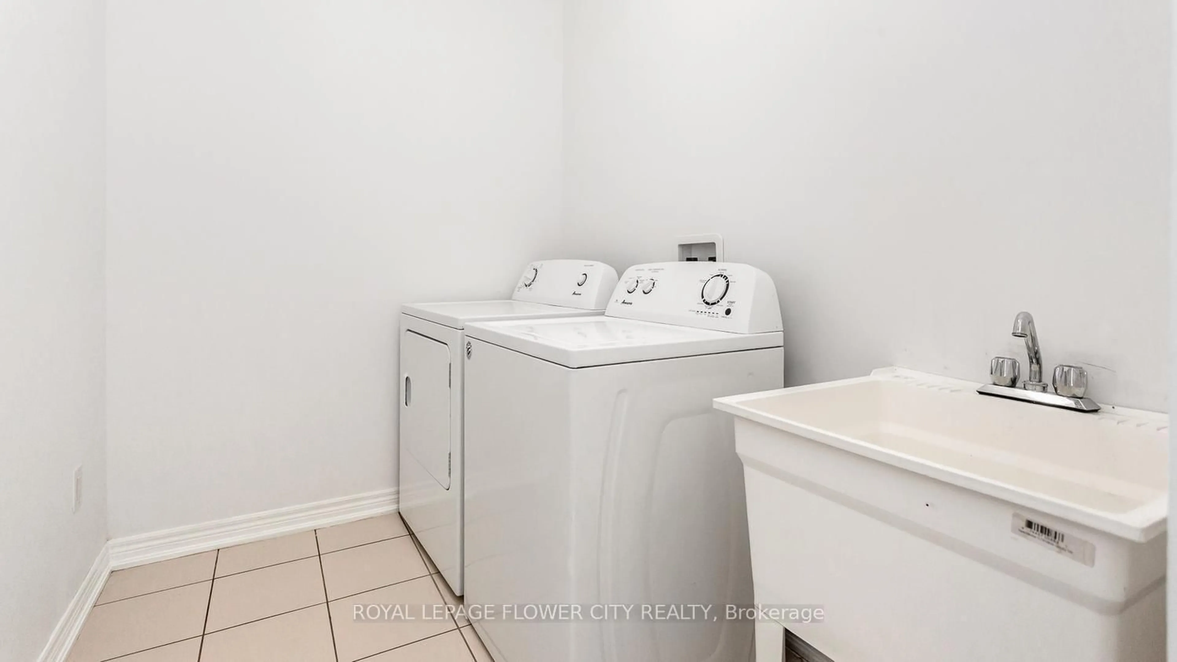 Laundry room for 29 Backwater Tr, Brampton Ontario L7A 5C2