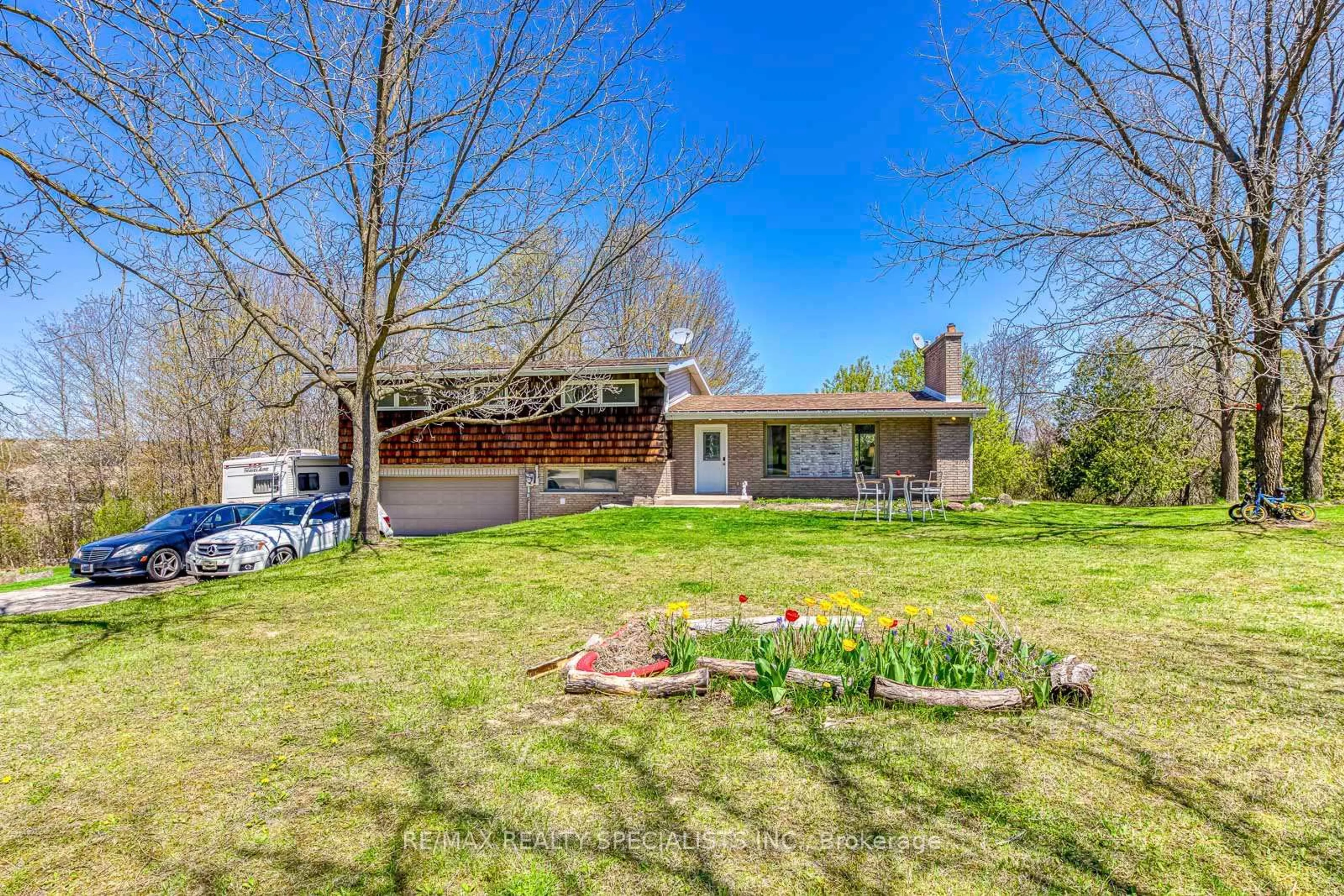 A pic from outside/outdoor area/front of a property/back of a property/a pic from drone, water/lake/river/ocean view for 15195 The Gore Rd, Caledon Ontario L7C 0X2