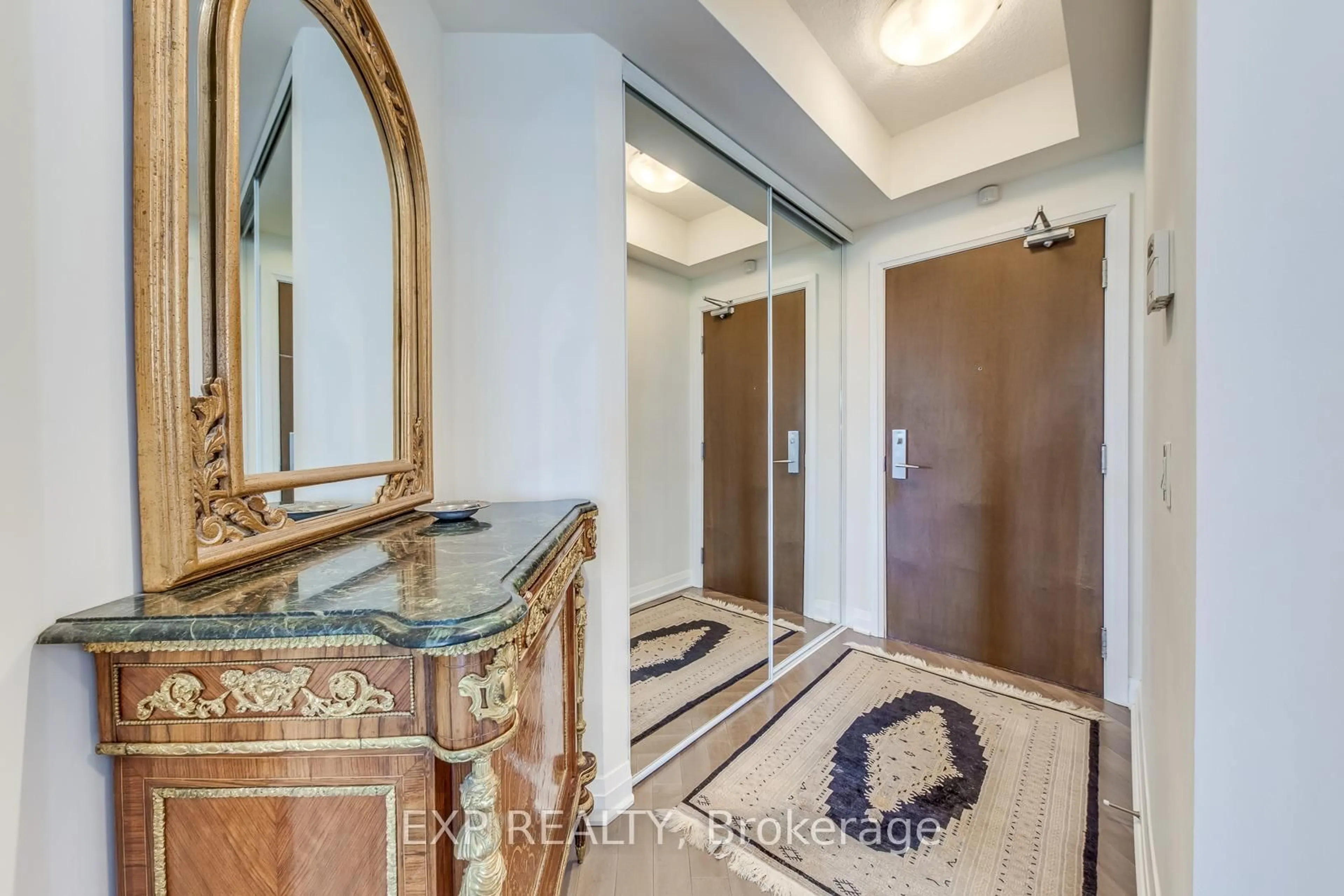 Unknown for 1055 Southdown Rd #905, Mississauga Ontario L5J 0A3