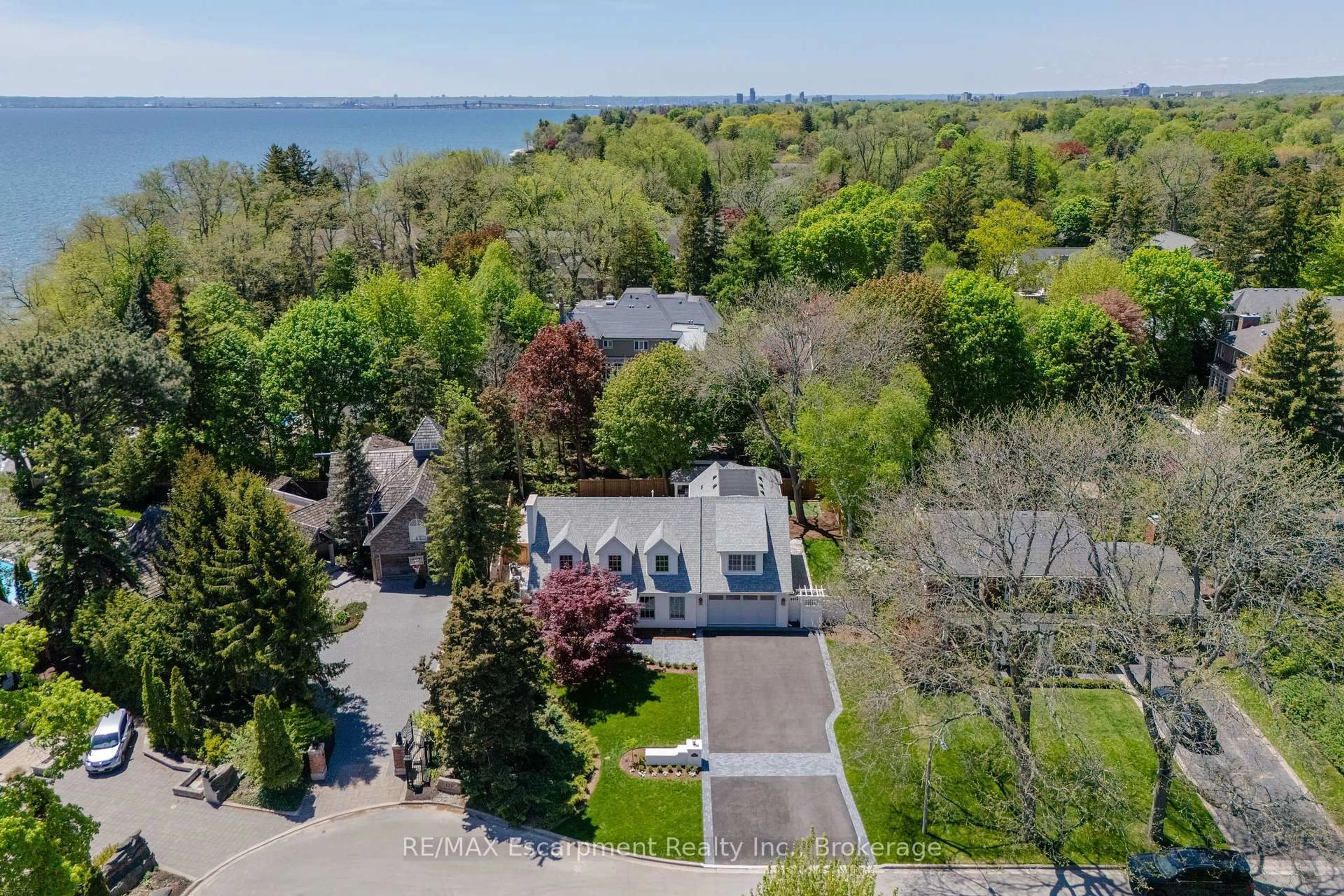Unknown for 130 Edgecliffe Pl, Burlington Ontario L7L 3Z3