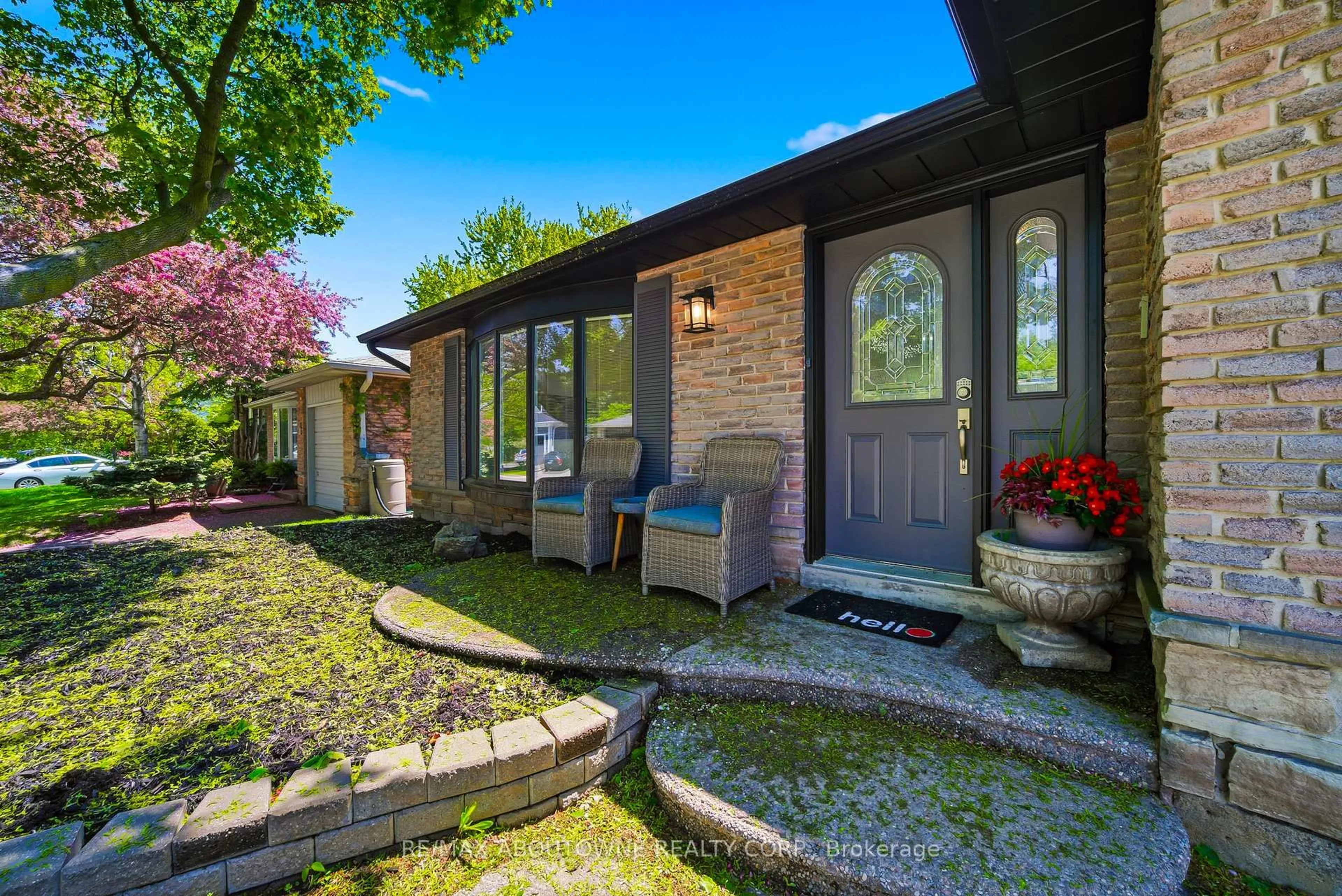 Unknown for 2306 Devon Rd, Oakville Ontario L6J 5R4