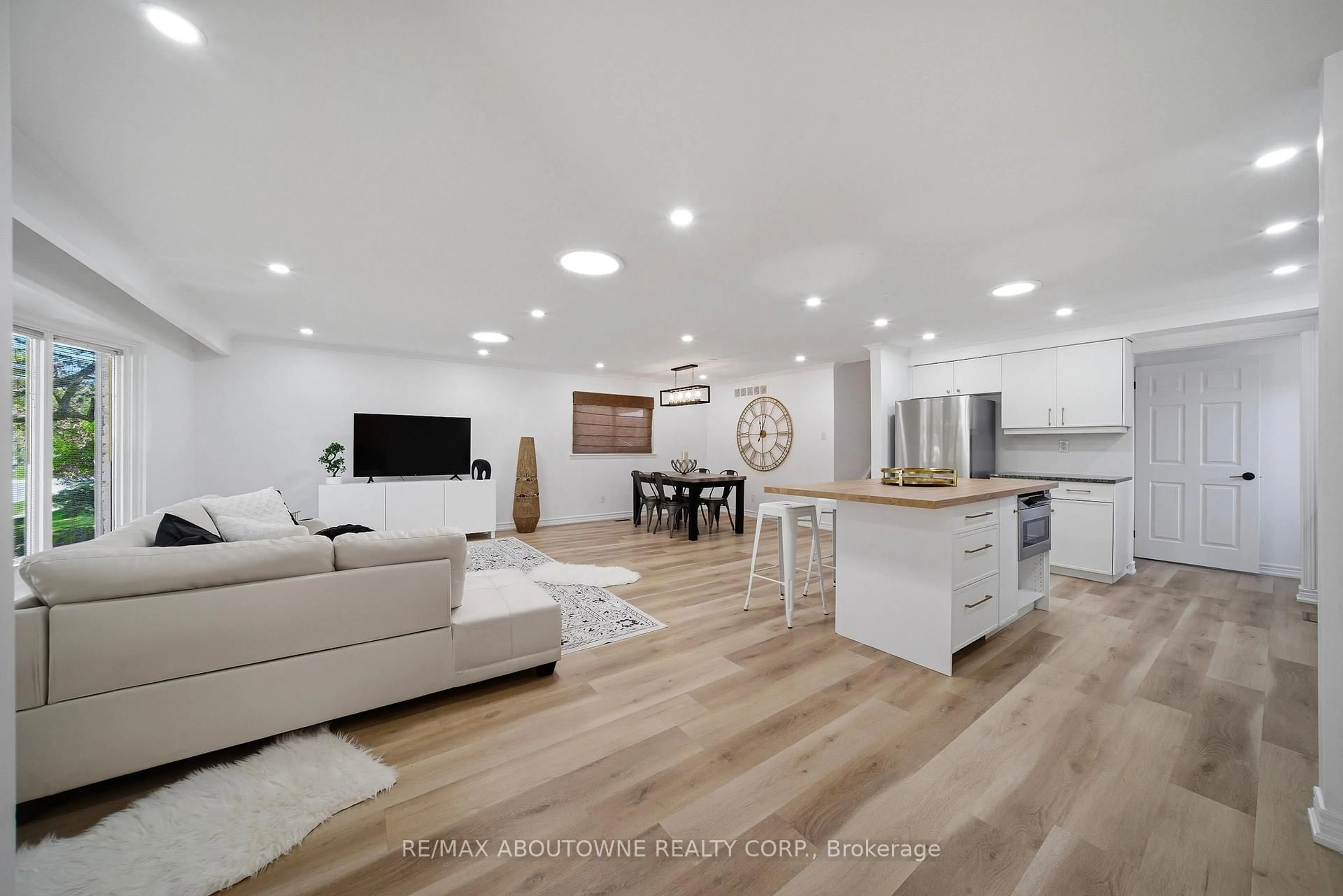 Unknown for 2306 Devon Rd, Oakville Ontario L6J 5R4