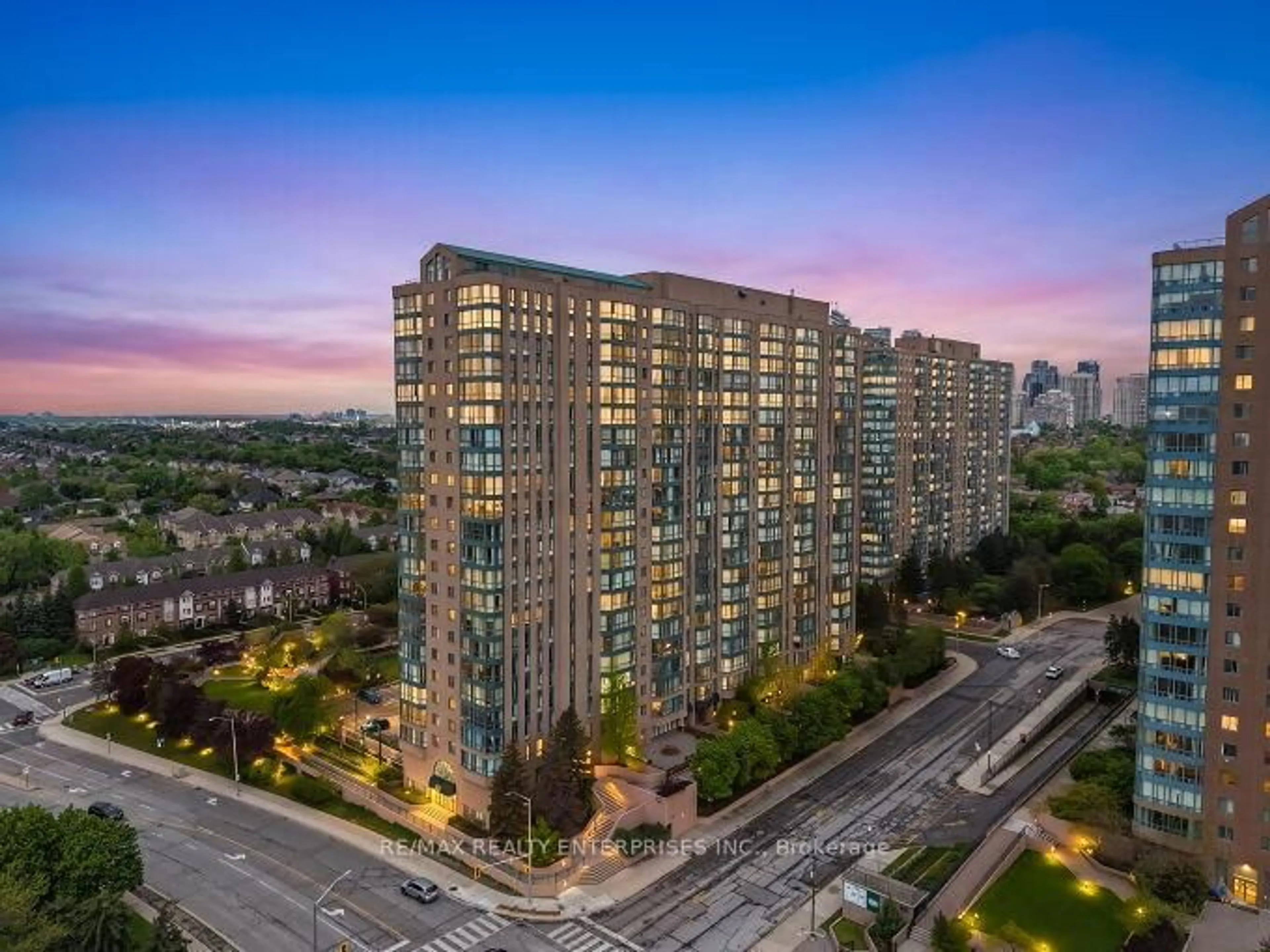 Unknown for 145 Hillcrest Ave #2016, Mississauga Ontario L5B 3Z1