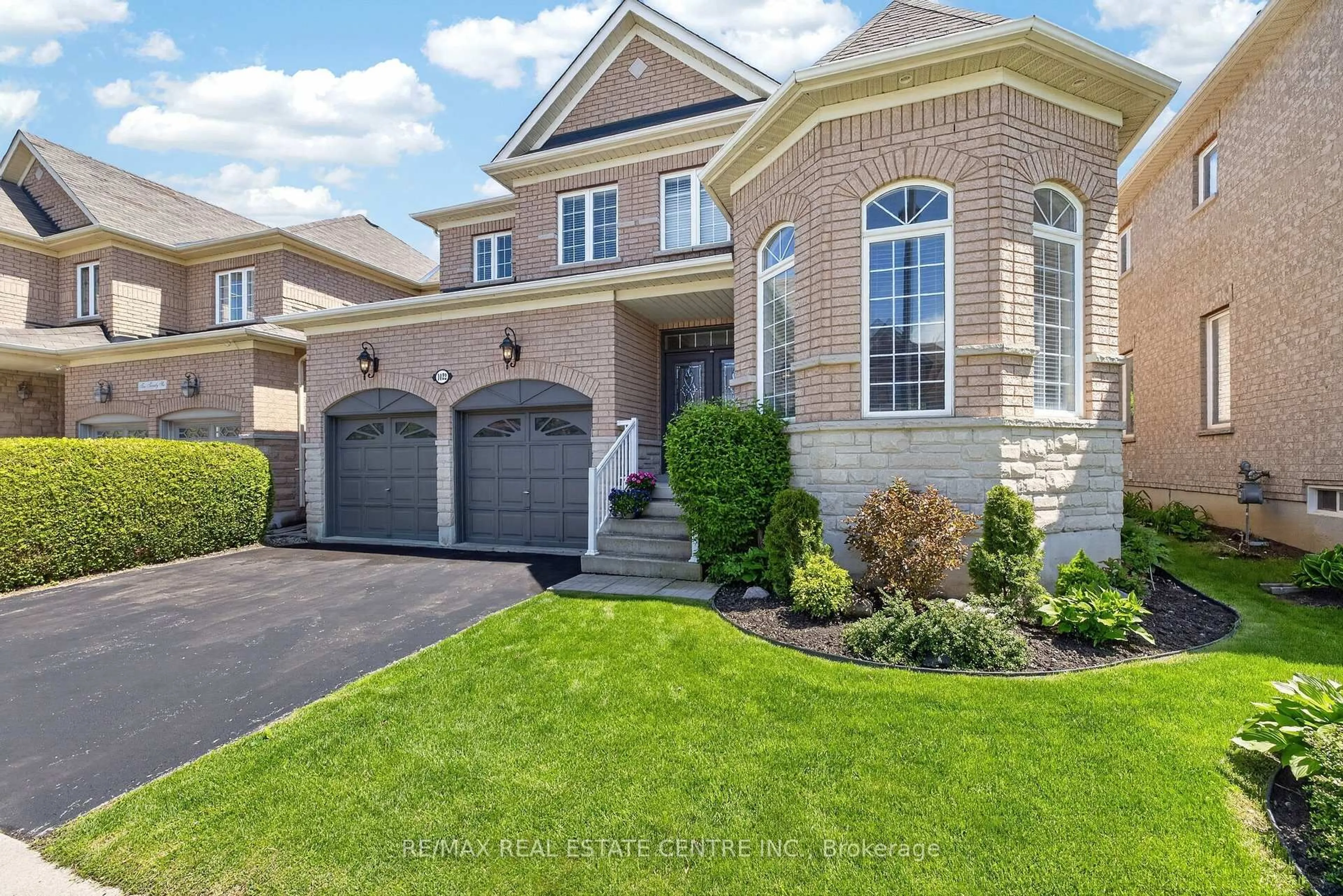 Unknown for 1022 Laidlaw Dr, Milton Ontario L9T 6R9