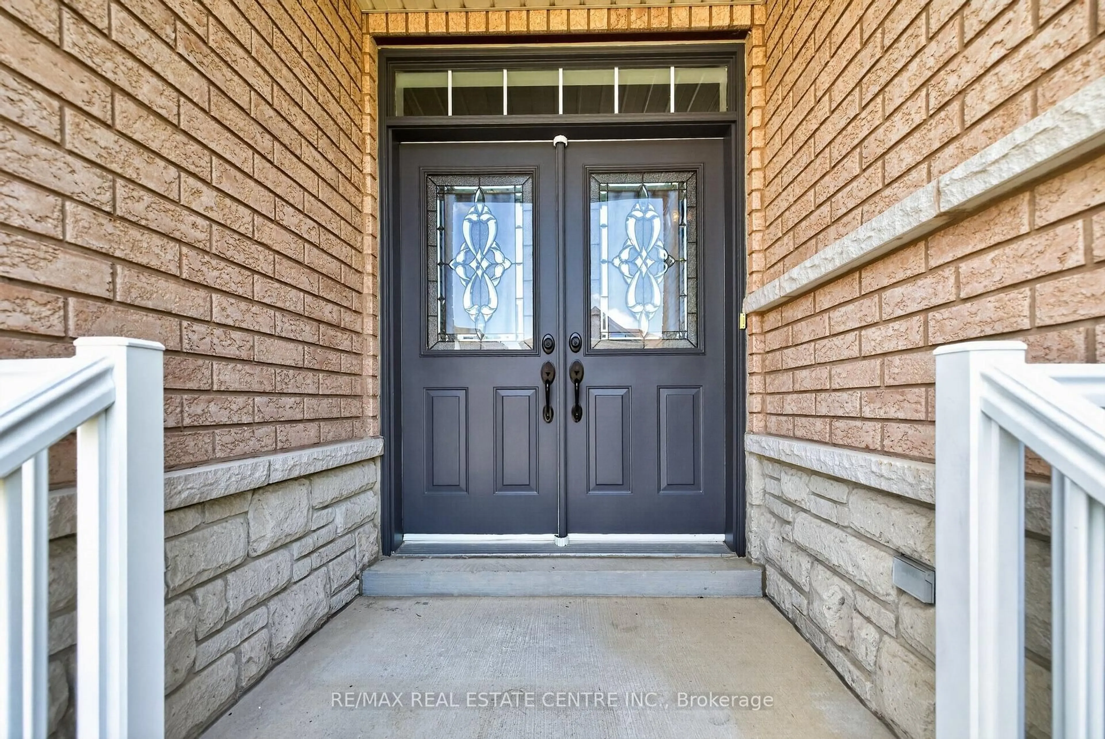Unknown for 1022 Laidlaw Dr, Milton Ontario L9T 6R9